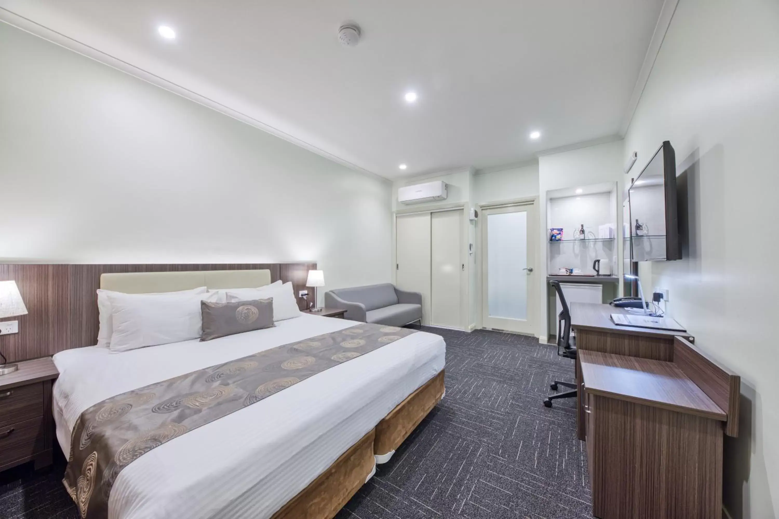 Photo of the whole room, Bed in Best Western Melbourne Airport