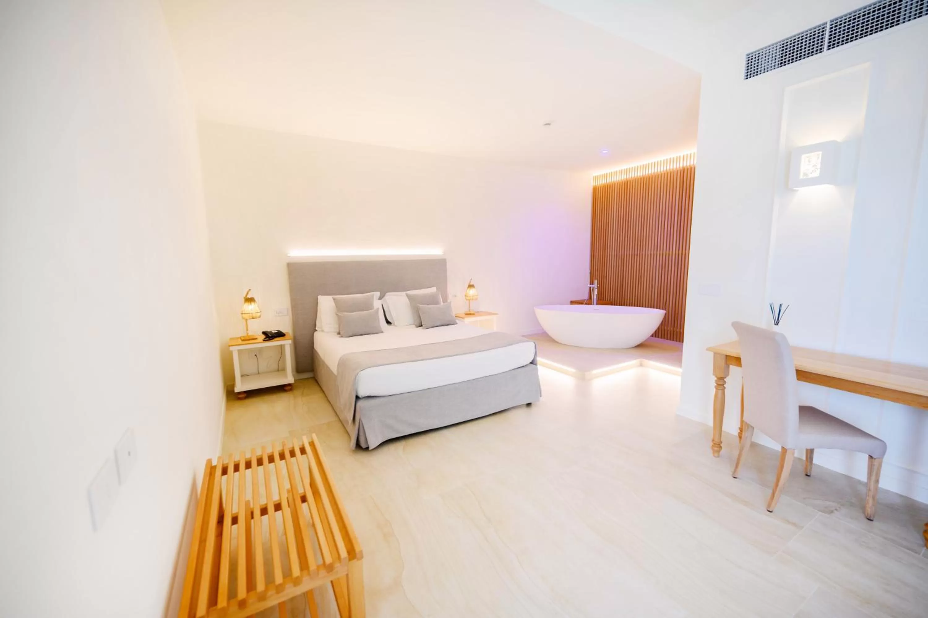 Photo of the whole room, Bed in Regiohotel Manfredi