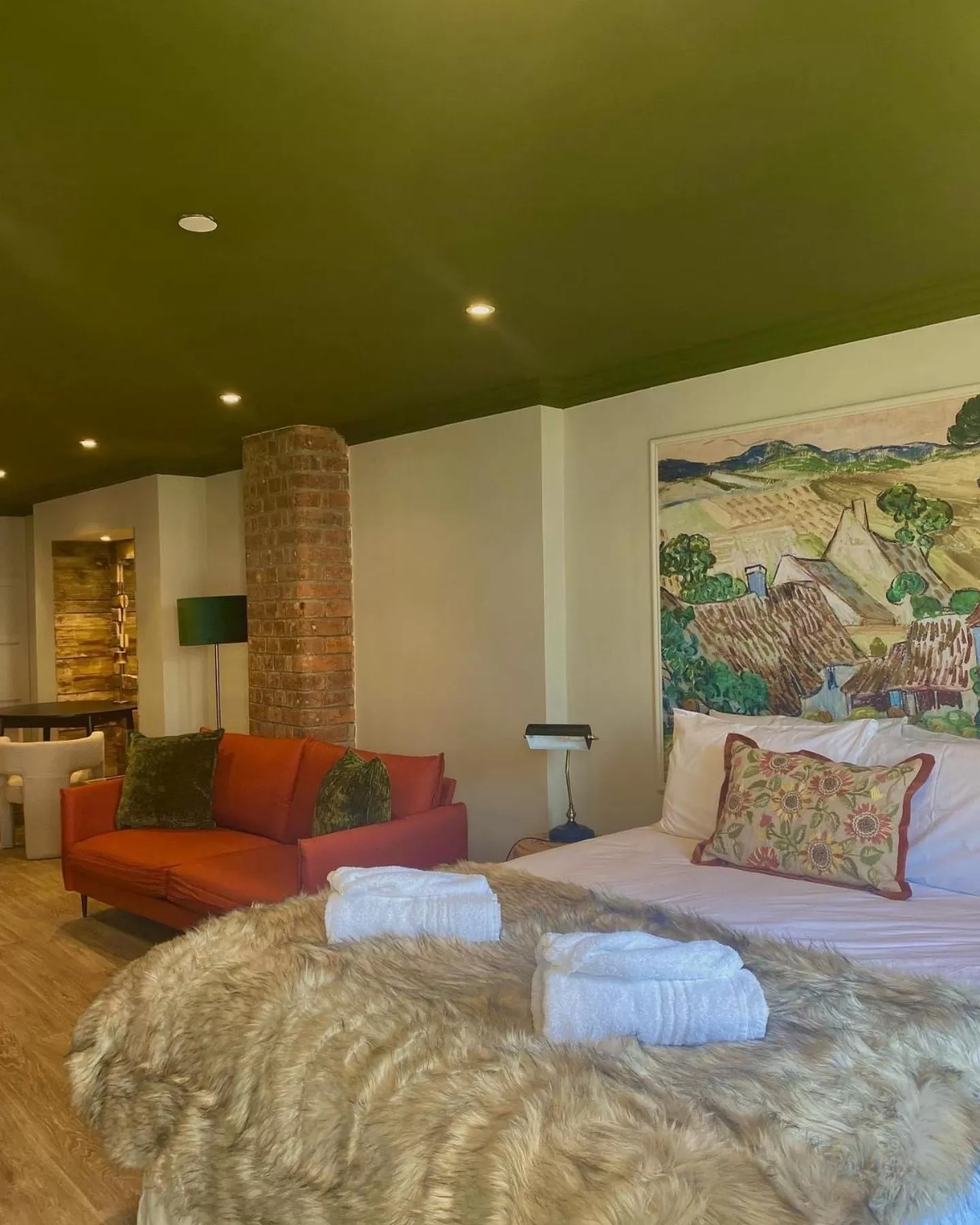 Bedroom, Bed in 81 Promenade Cheltenham