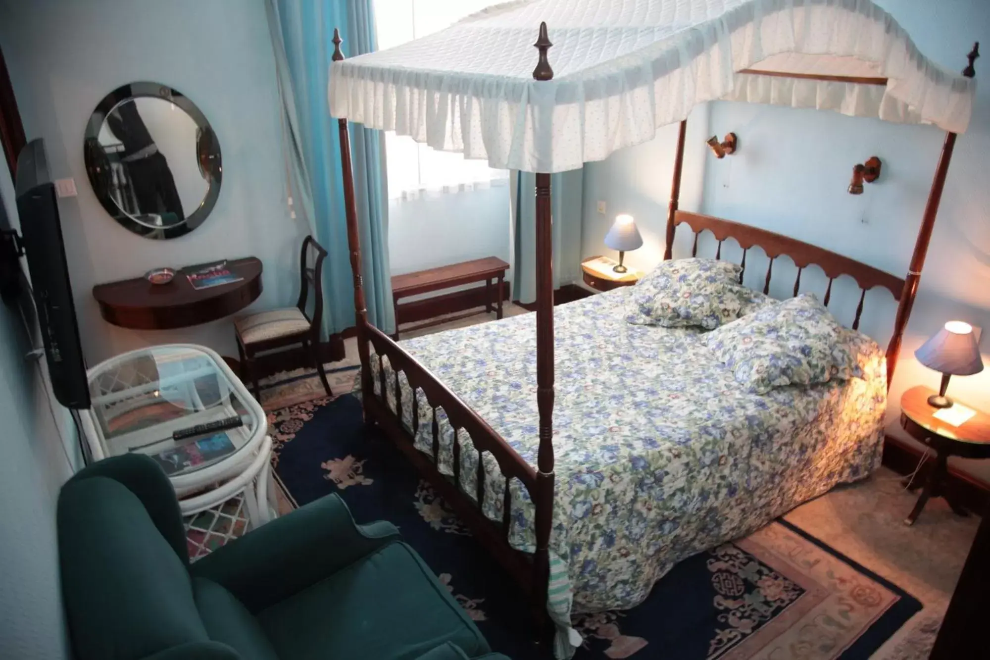 Bedroom in Cit'Hotel Marie Stuart