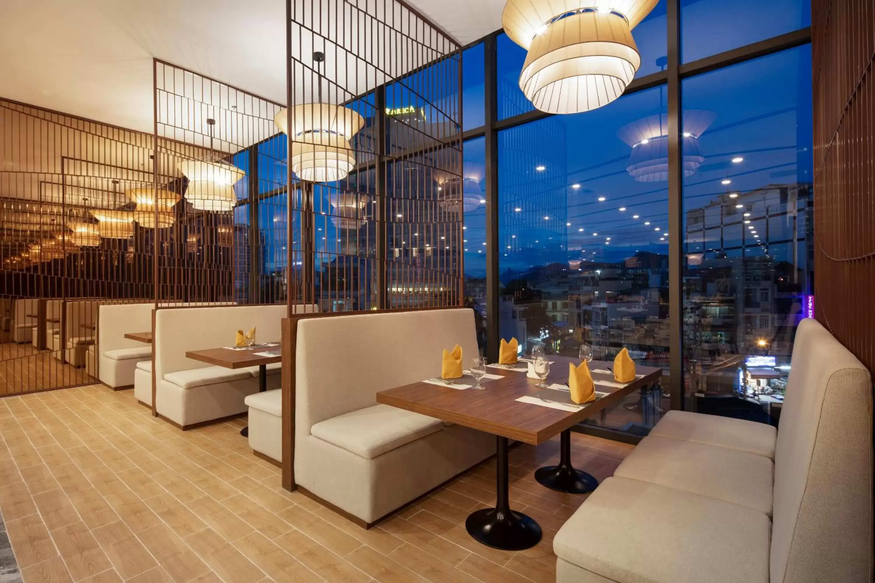 Restaurant/places to eat in DQua Hotel Restaurant/places to eat in DQua Hotel