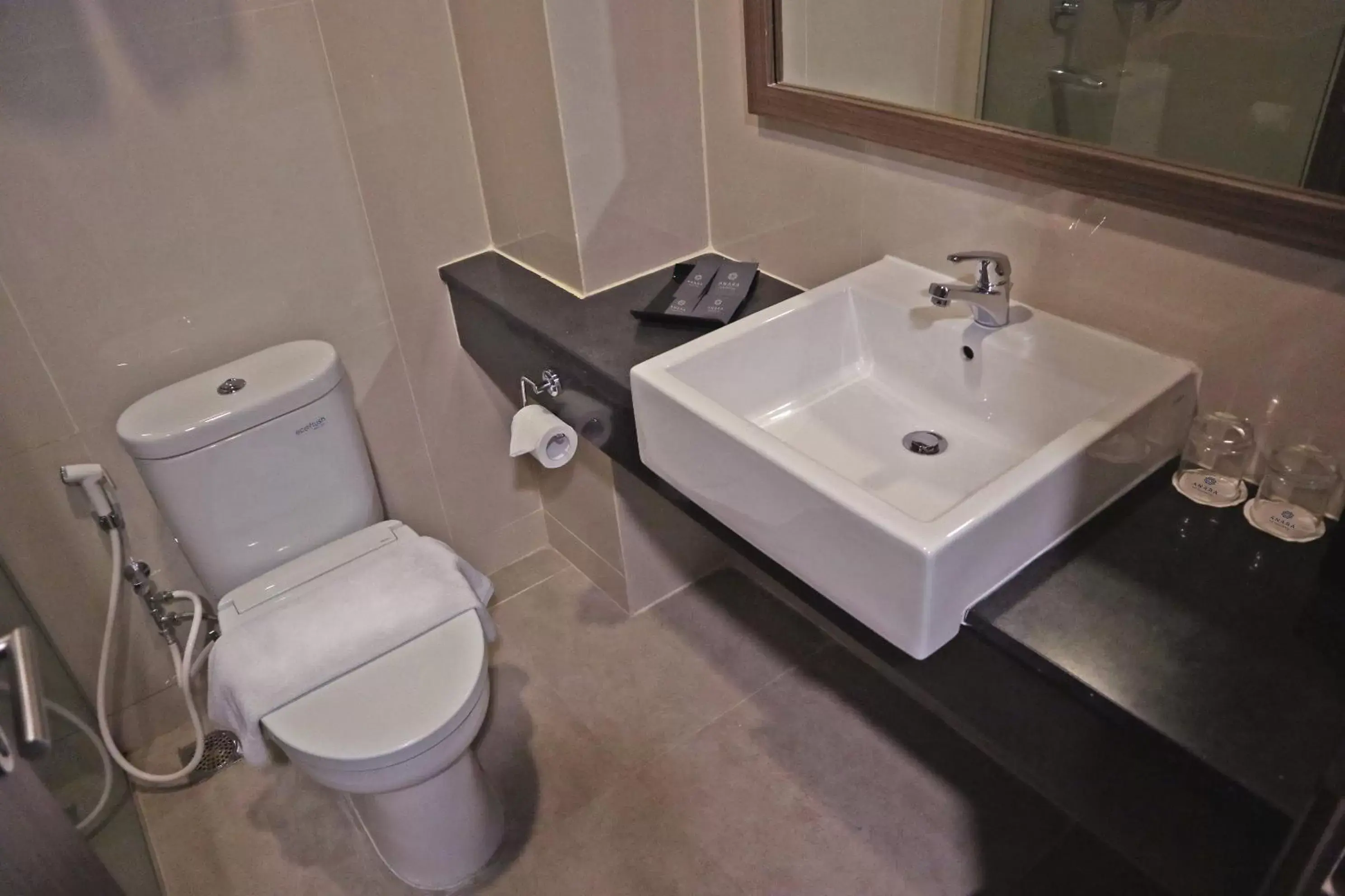 Toilet, Bathroom in Anara Sky Kualanamu Hotel
