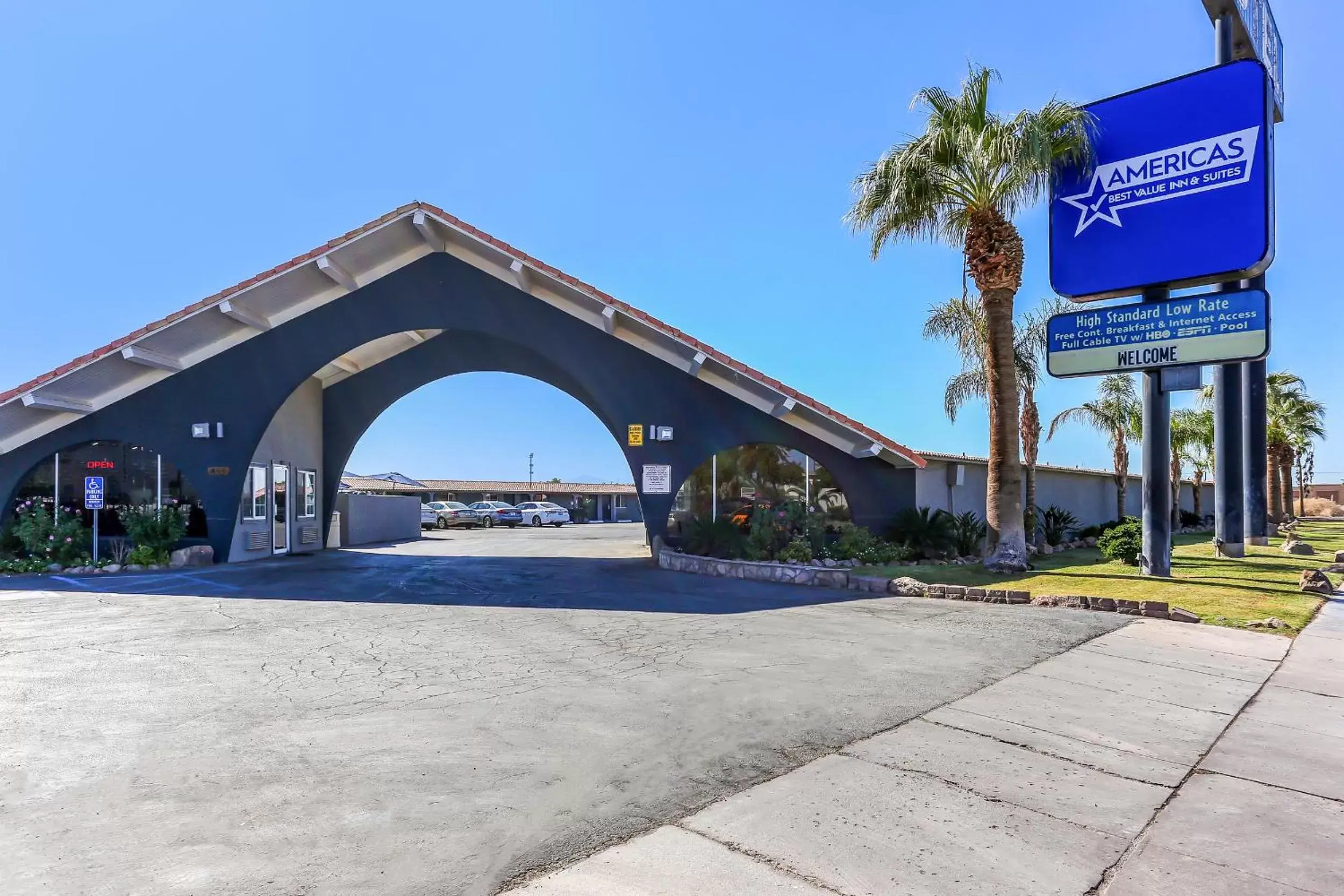 Property building in Americas Best Value Inn and Suites El Centro Property building in Americas Best Value Inn and Suites El Centro