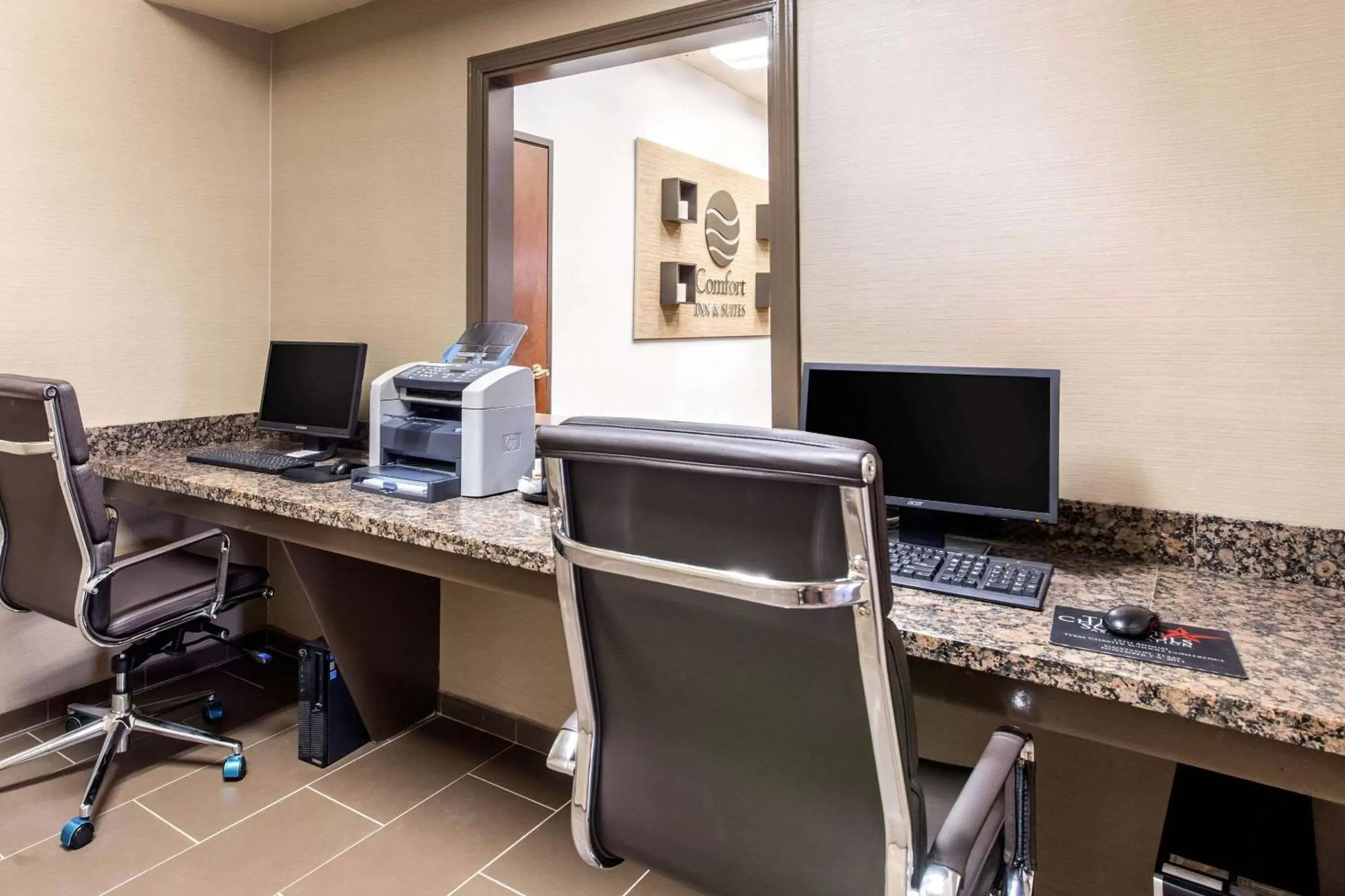 Business facilities, Business Area/Conference Room in Comfort Inn & Suites IAH Bush Airport – East