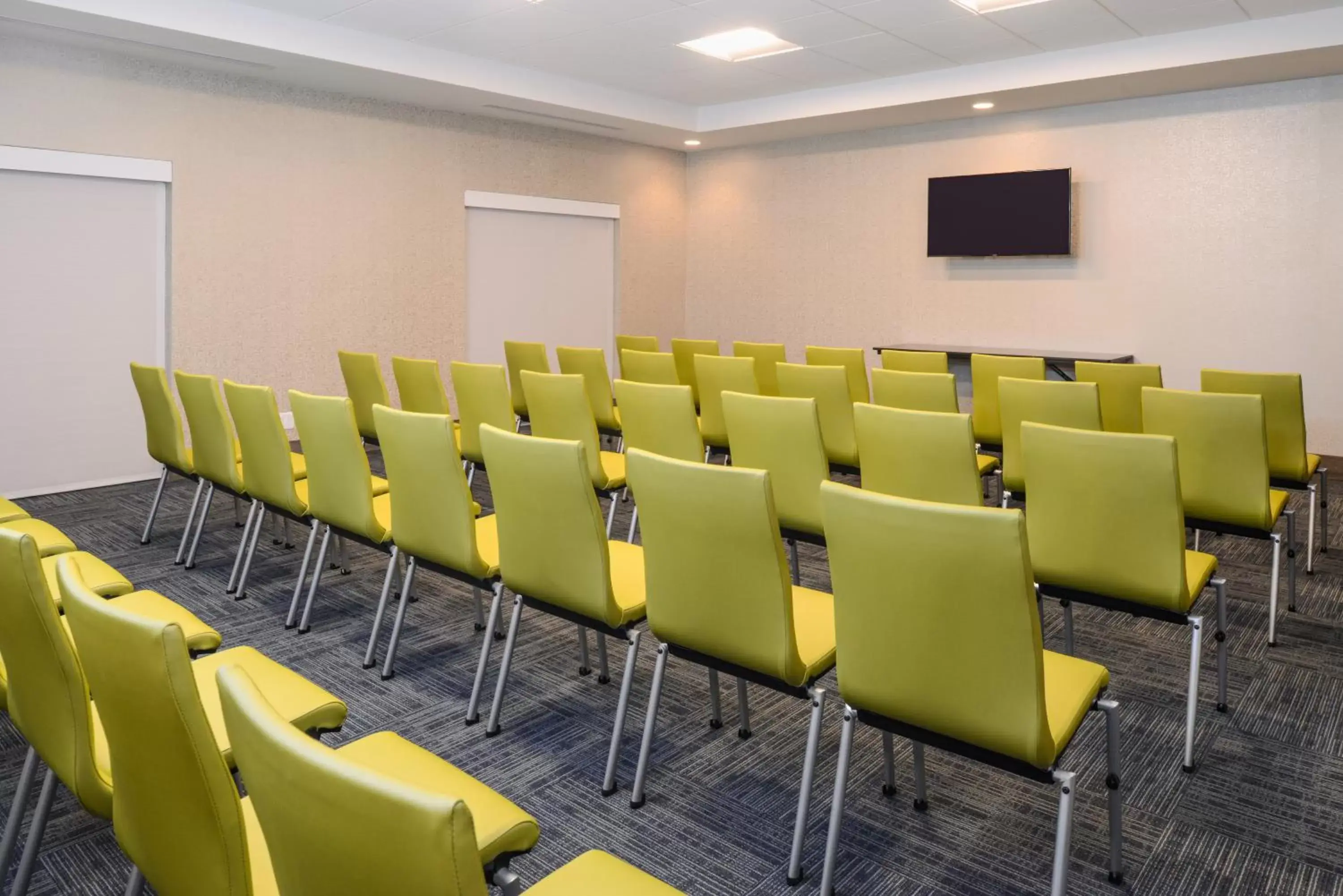 Meeting/conference room in Holiday Inn Express & Suites - St. Petersburg - Madeira Beach, an IHG Hotel