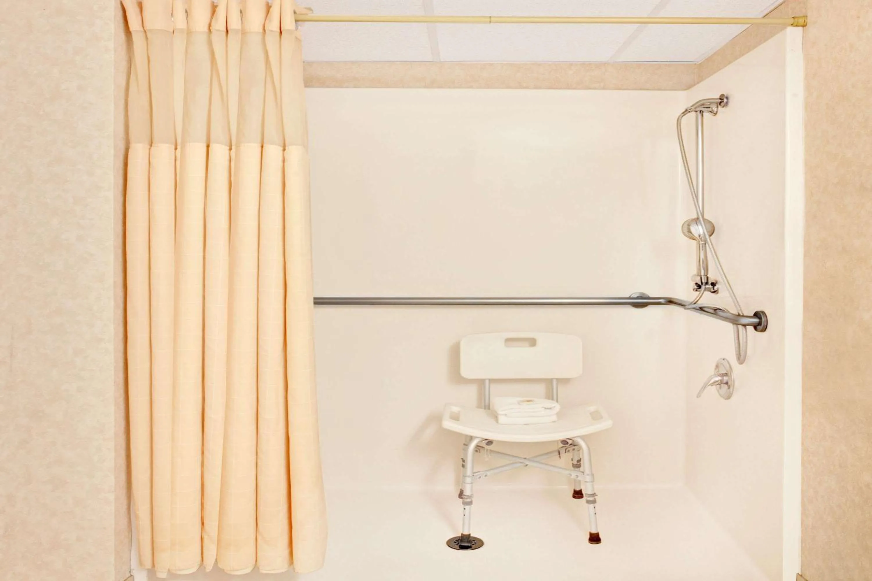 Photo of the whole room in Days Inn by Wyndham Forrest City