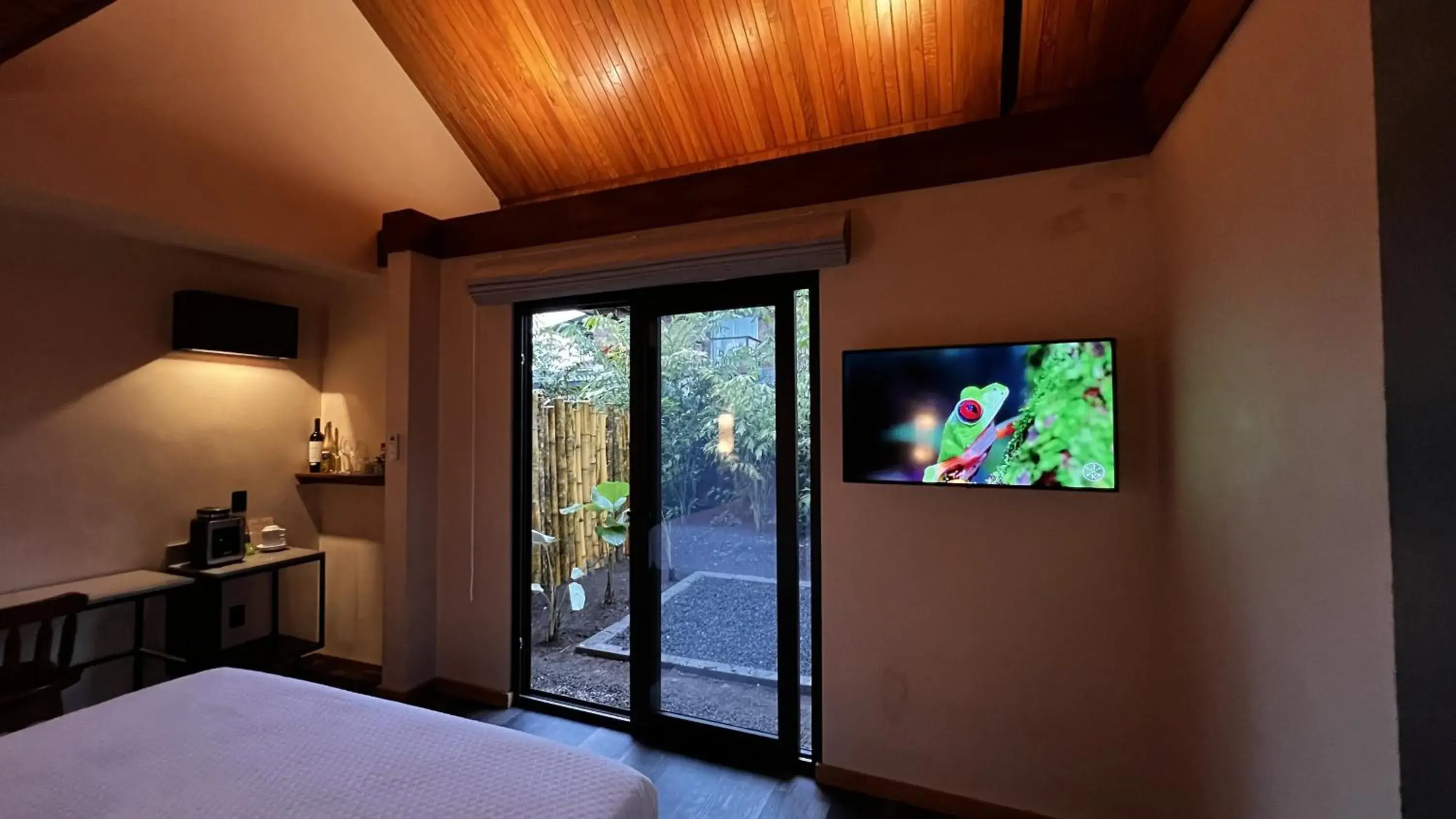 TV and multimedia, TV/Entertainment Center in SUWA VILLA ARENAL