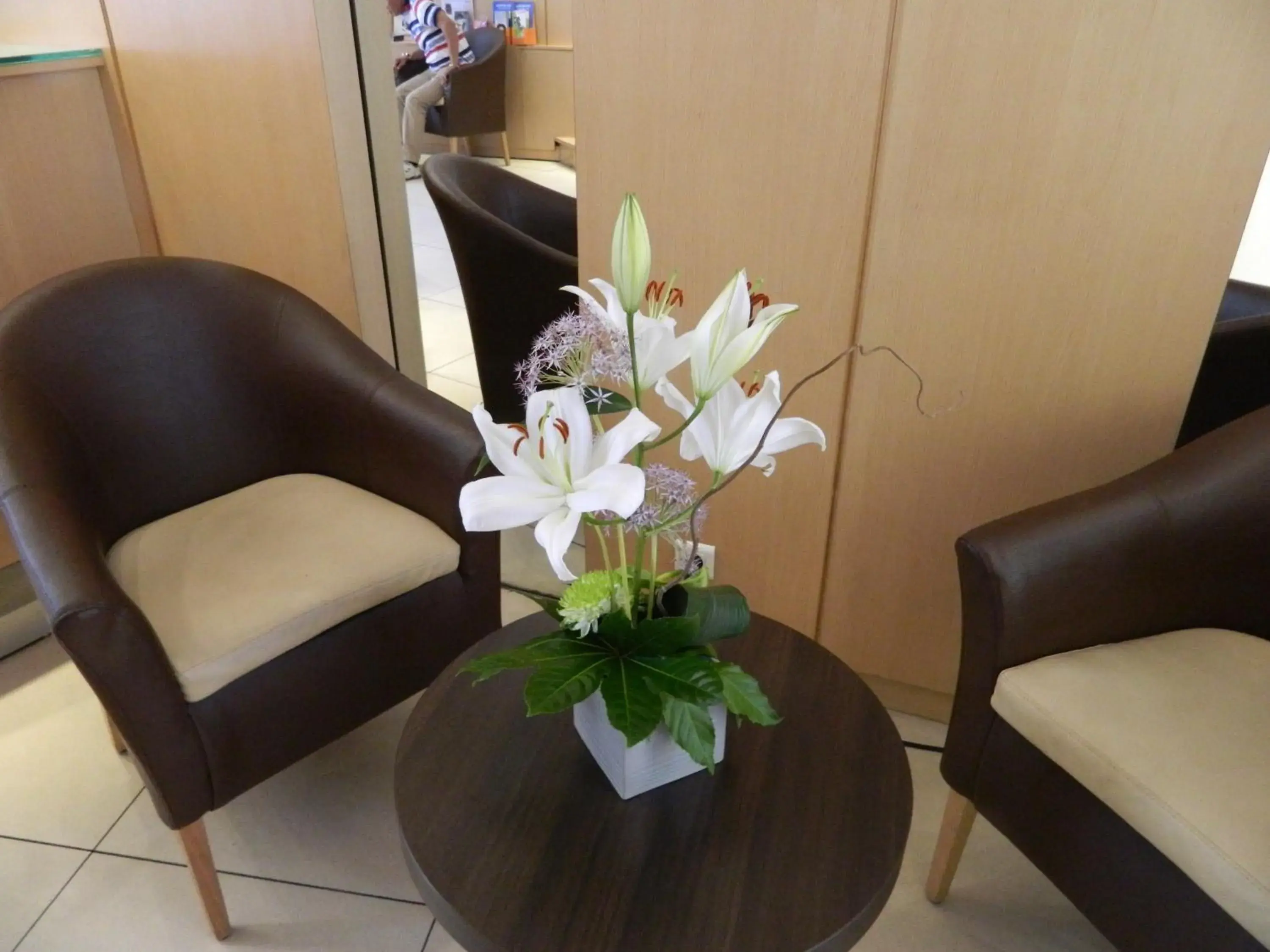 Lobby or reception, Seating Area in Hotel Ours Blanc - Place Victor Hugo