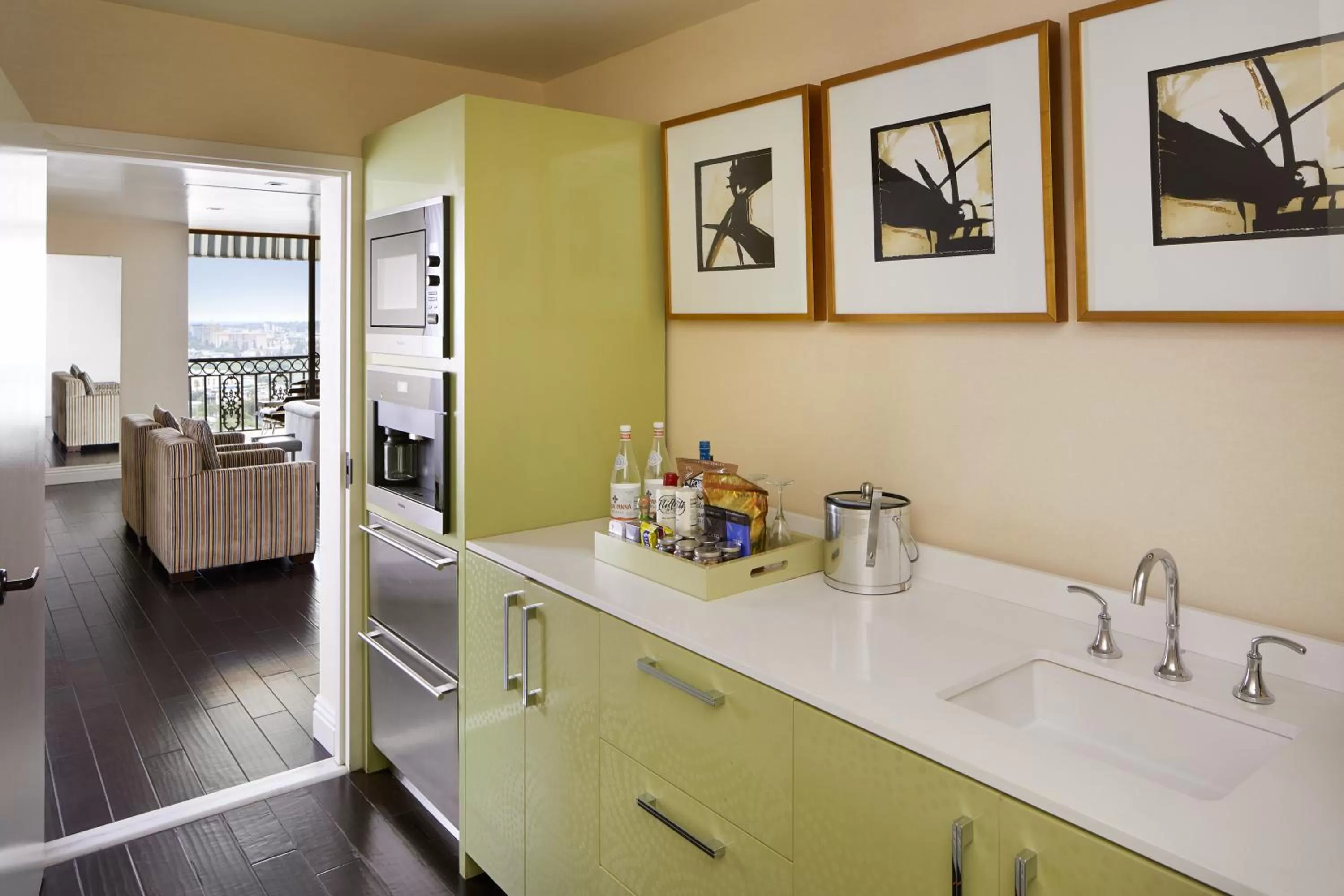 Coffee/tea facilities in The London West Hollywood at Beverly Hills