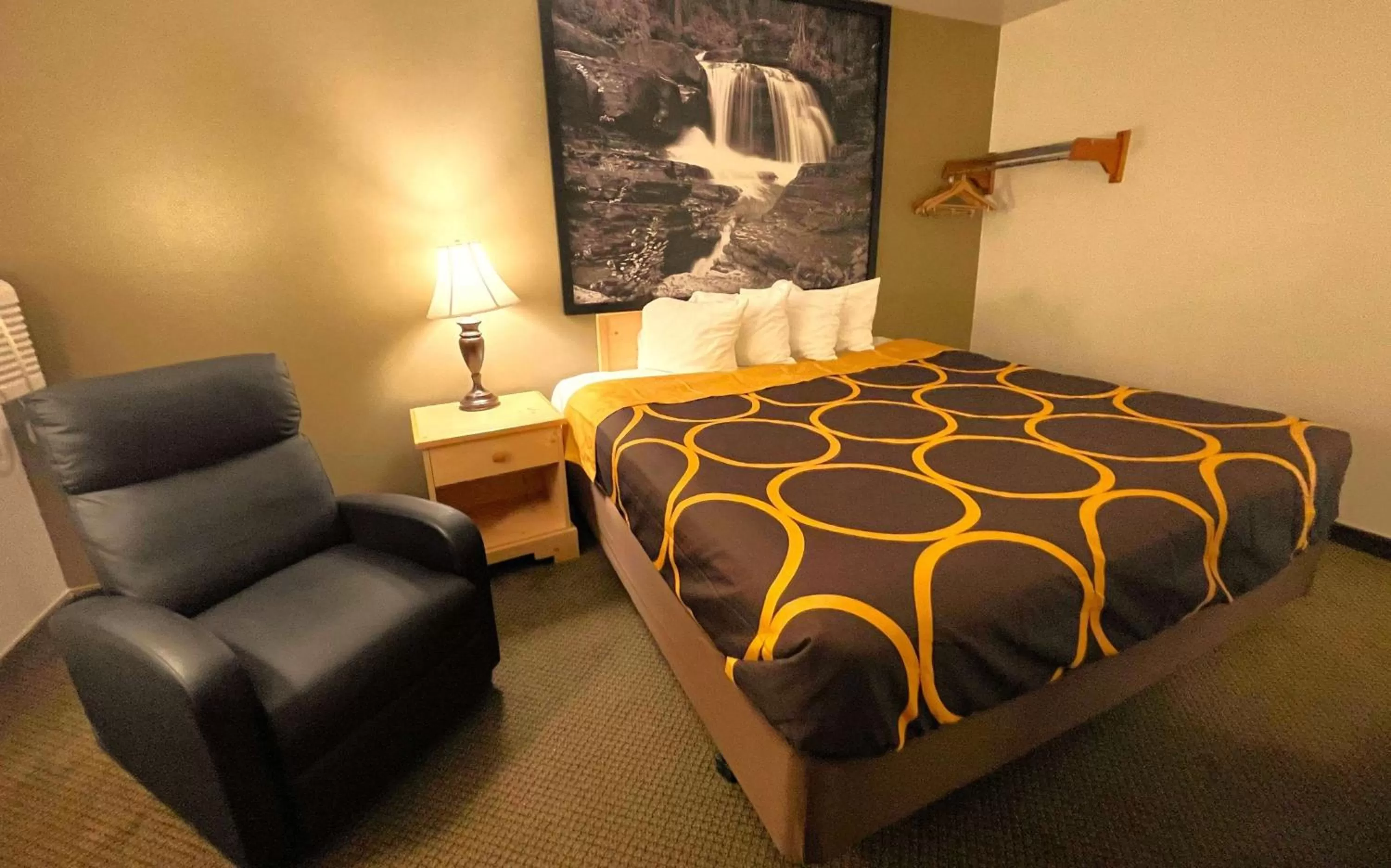 Photo of the whole room, Bed in Super 8 by Wyndham Moscow - Pullman