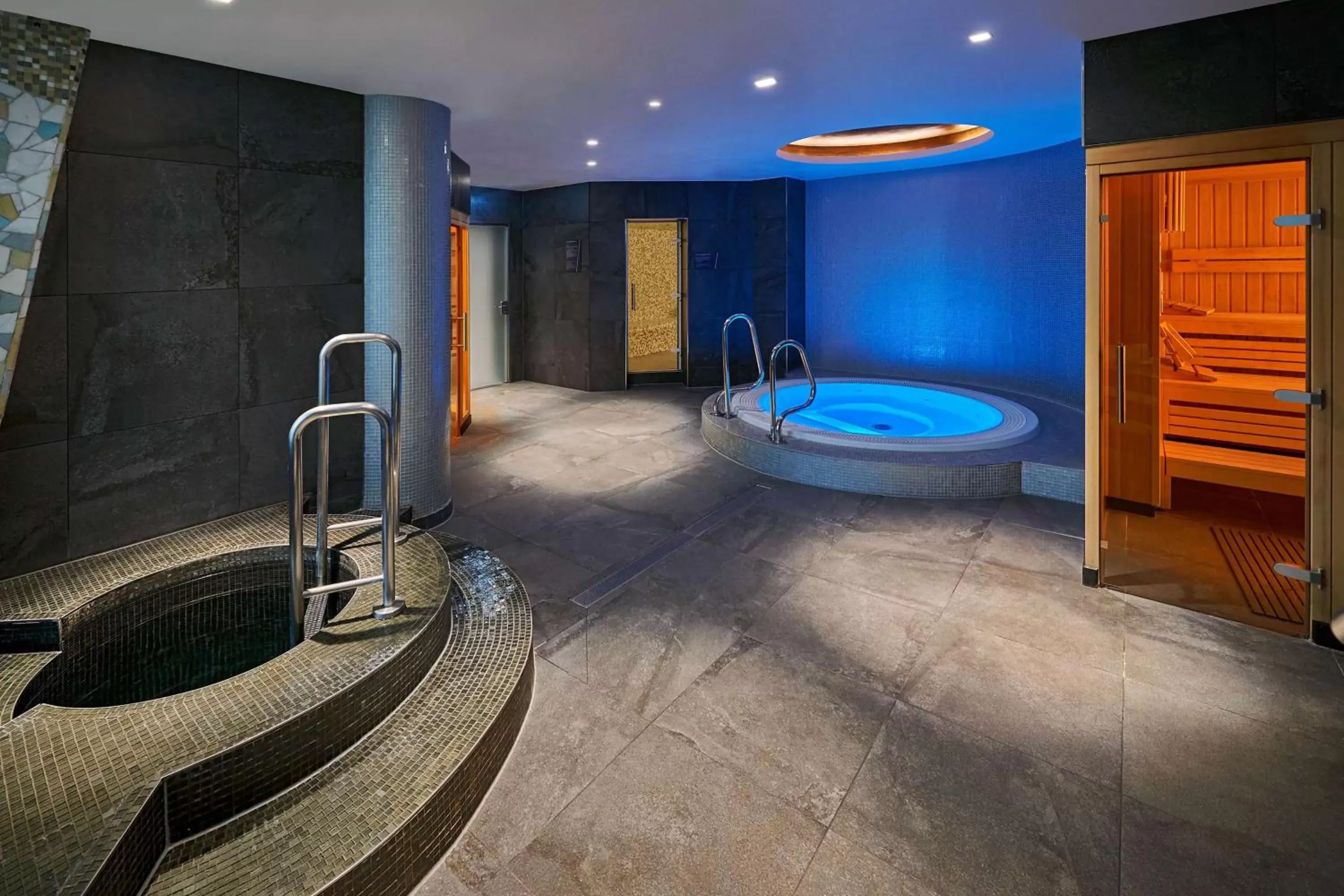 Spa and wellness centre/facilities in Hilton Frankfurt City Centre Spa and wellness centre/facilities in Hilton Frankfurt City Centre