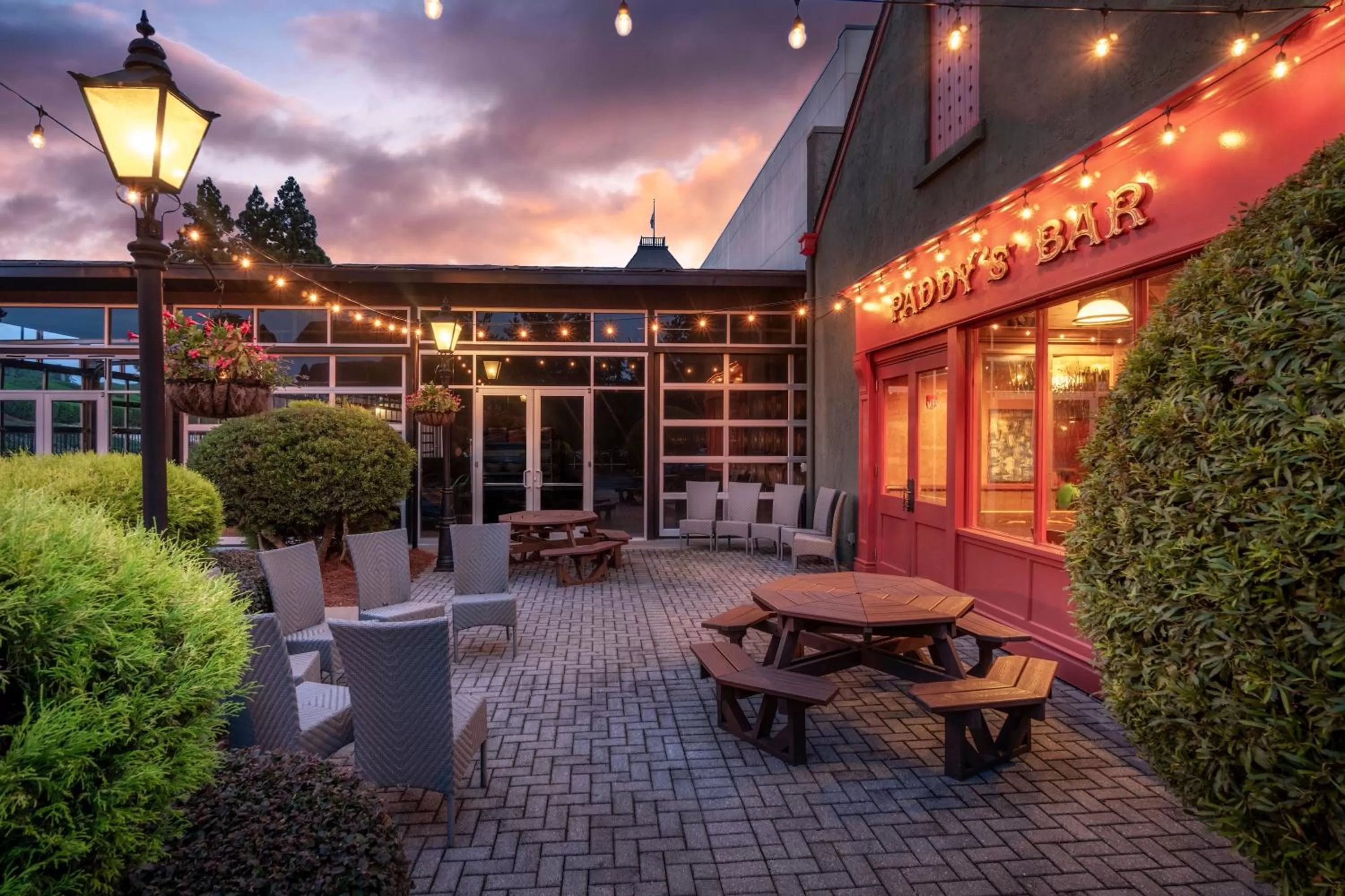 Restaurant/places to eat in Chateau Elan Winery