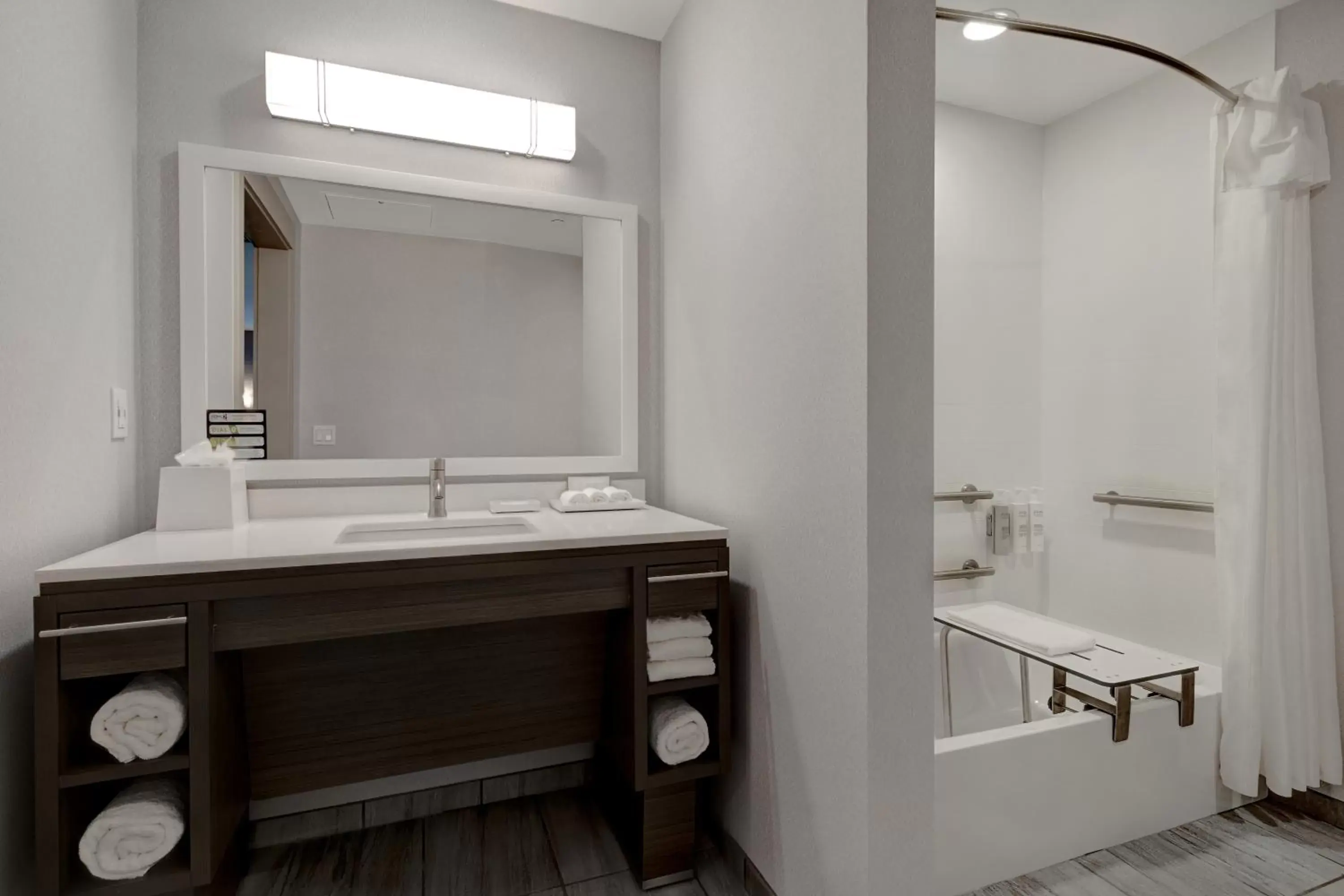 Bathroom in Home2 Suites By Hilton Petaluma