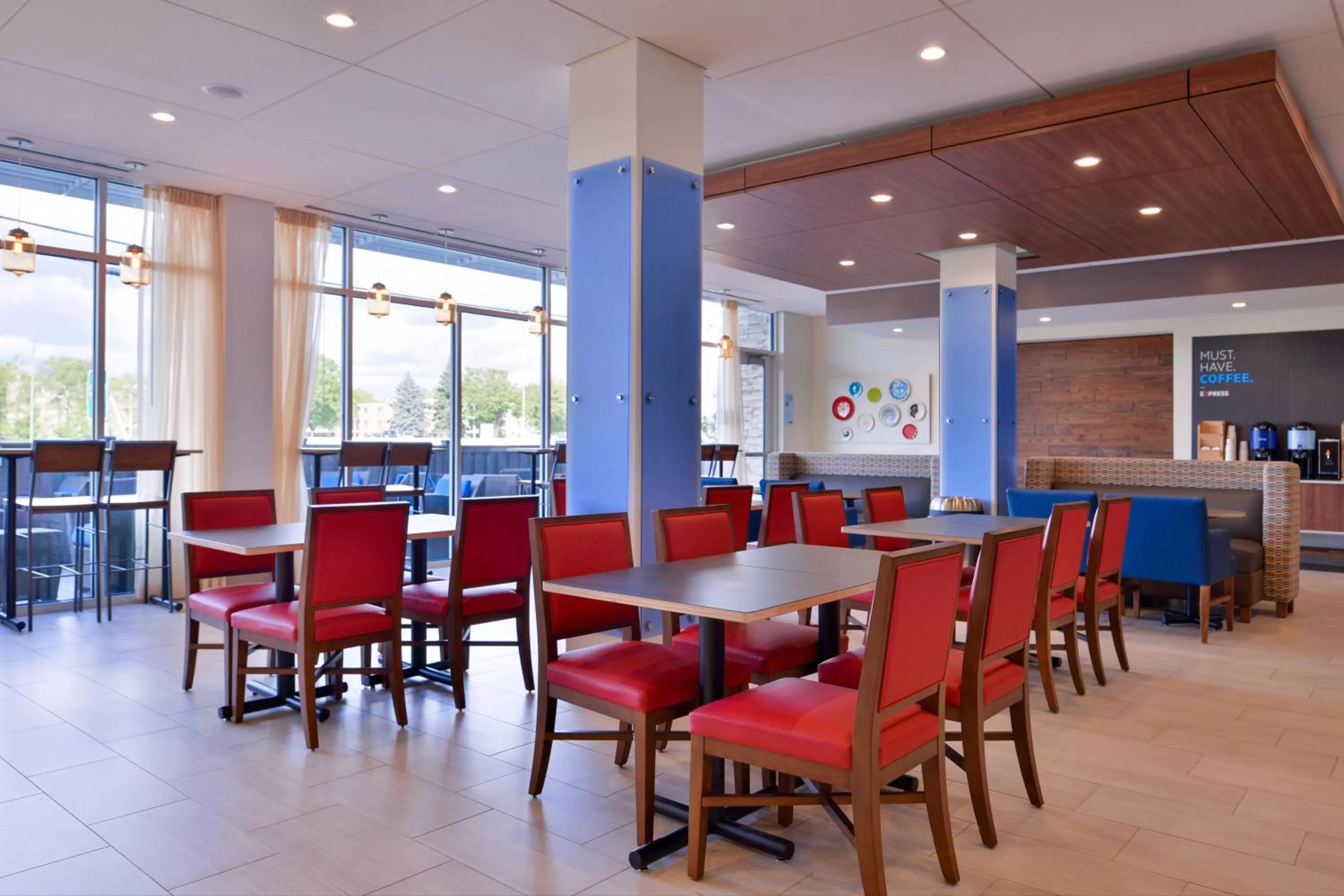 Breakfast in Holiday Inn Express & Suites - Mall of America - MSP Airport by IHG