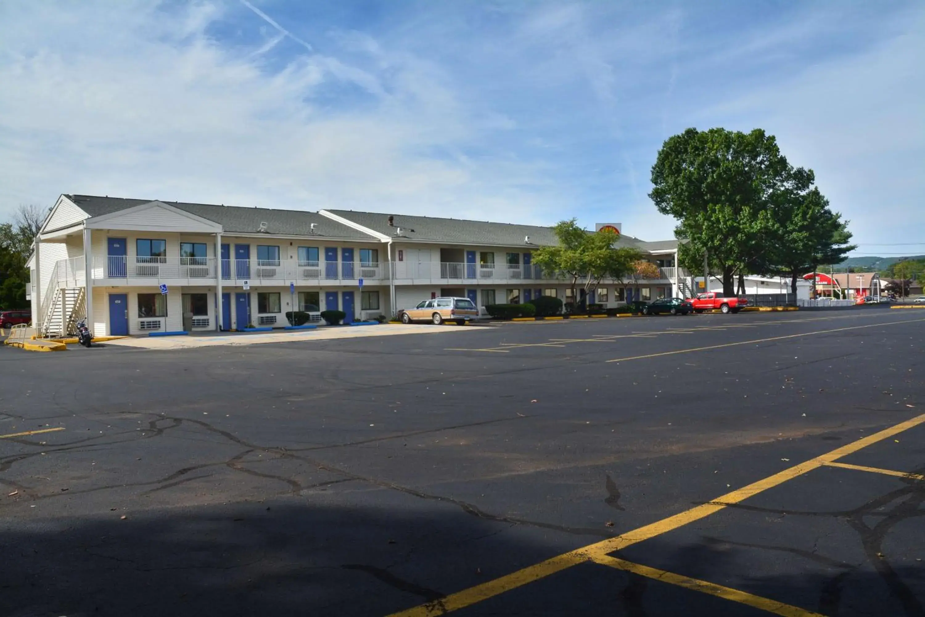Property Building in Motel 6-Southington, CT - Hartford