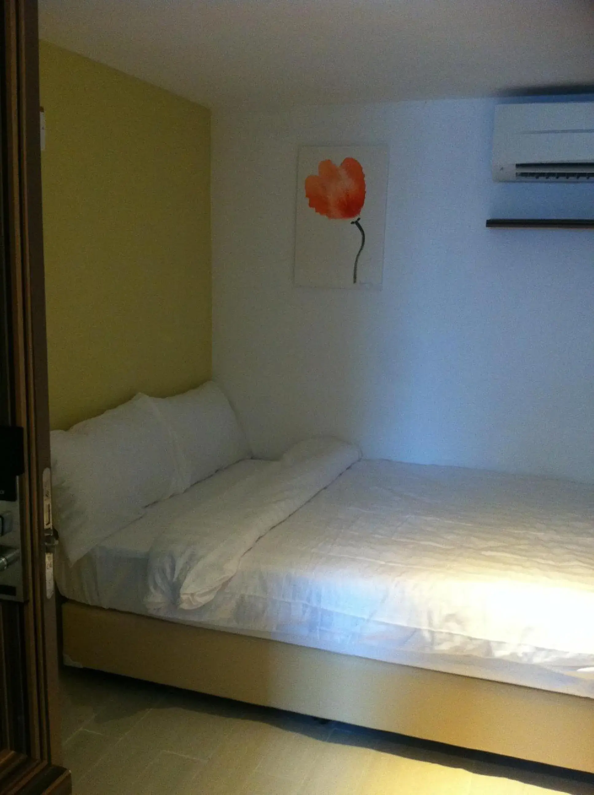 Bed in Nantra Ekamai Hotel