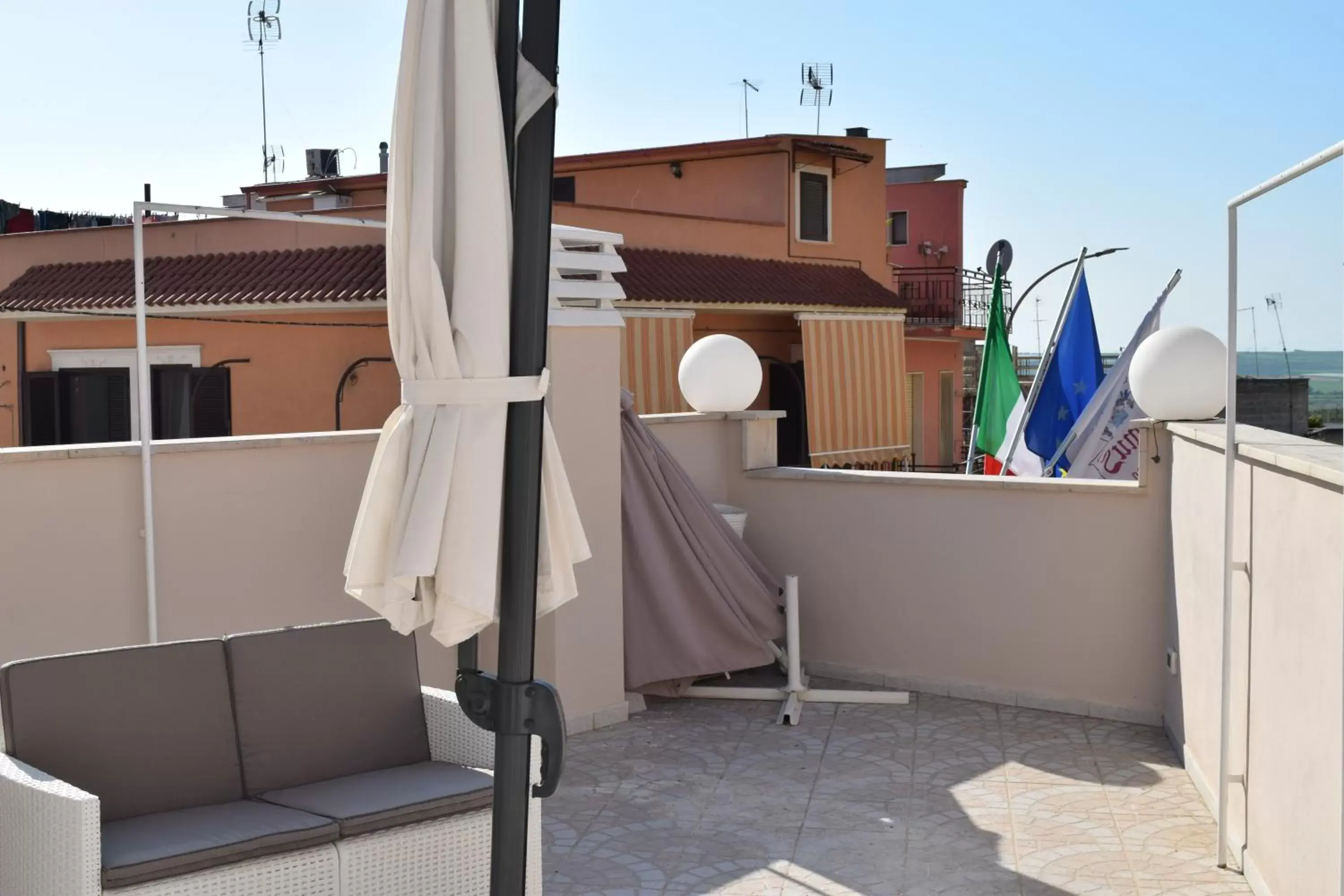 Patio, Balcony/Terrace in DomuS al Corso B&B