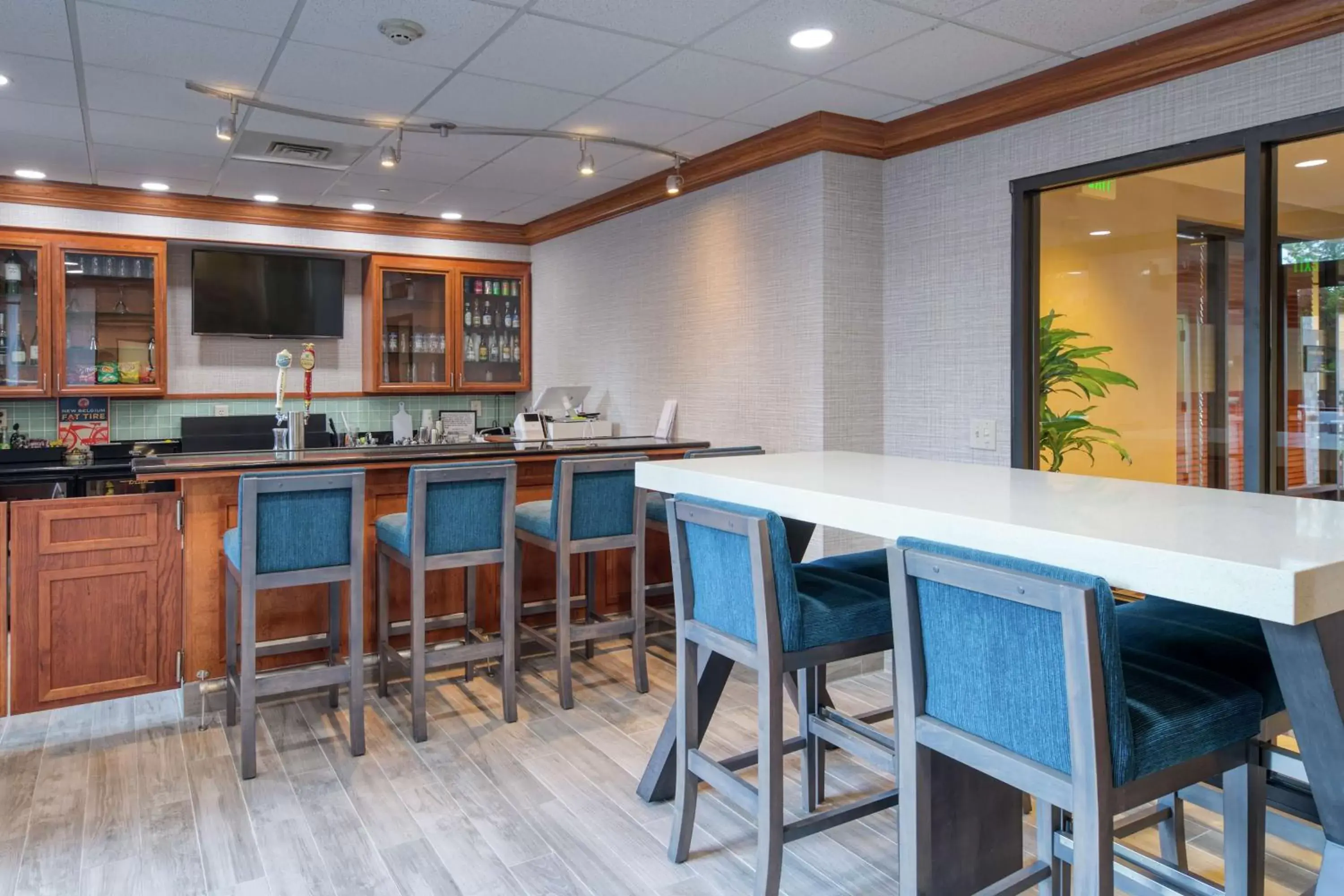 Lounge or bar in Hampton Inn Wilmington University Area