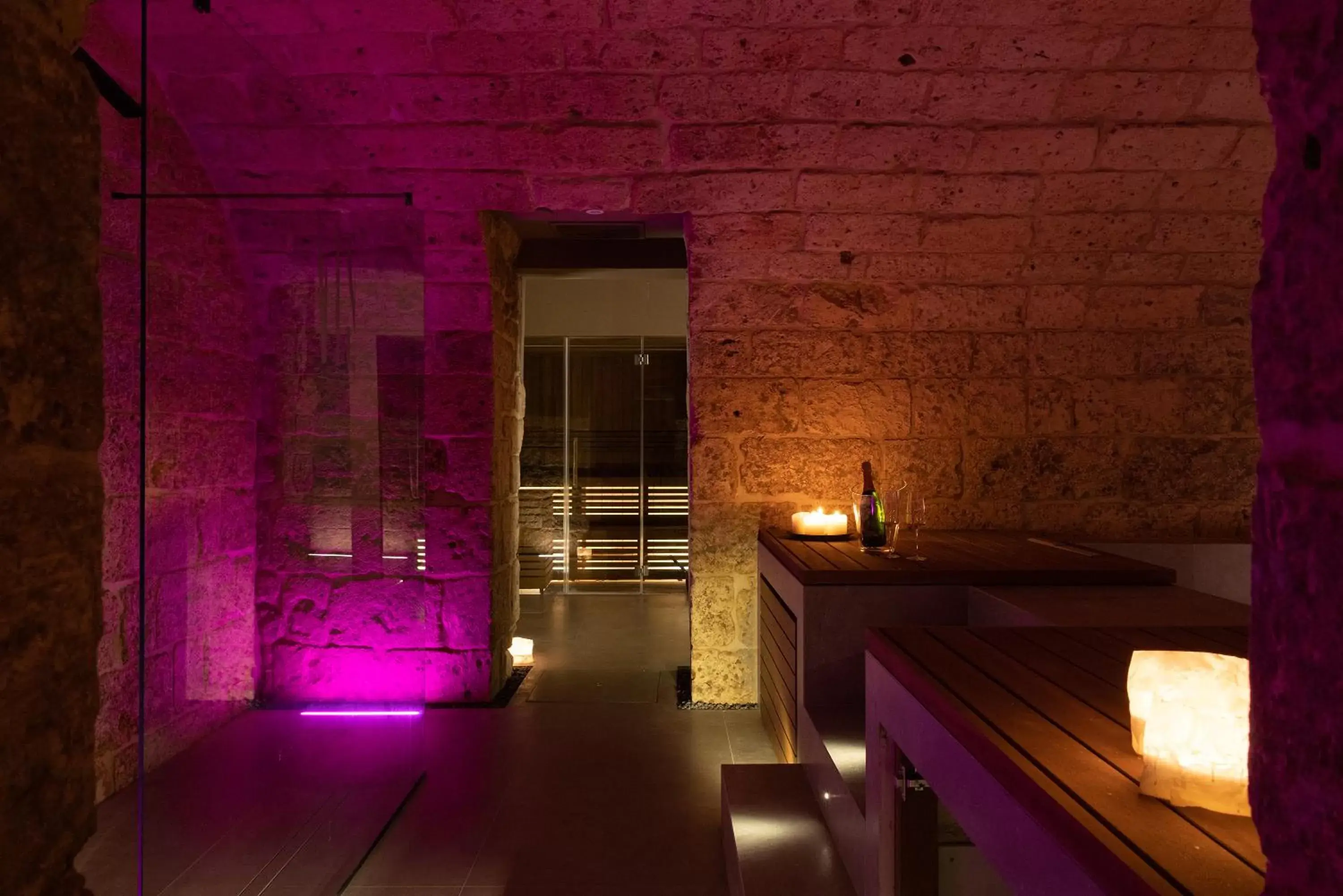 Sauna, Swimming Pool in VIS Urban Suites&Spa