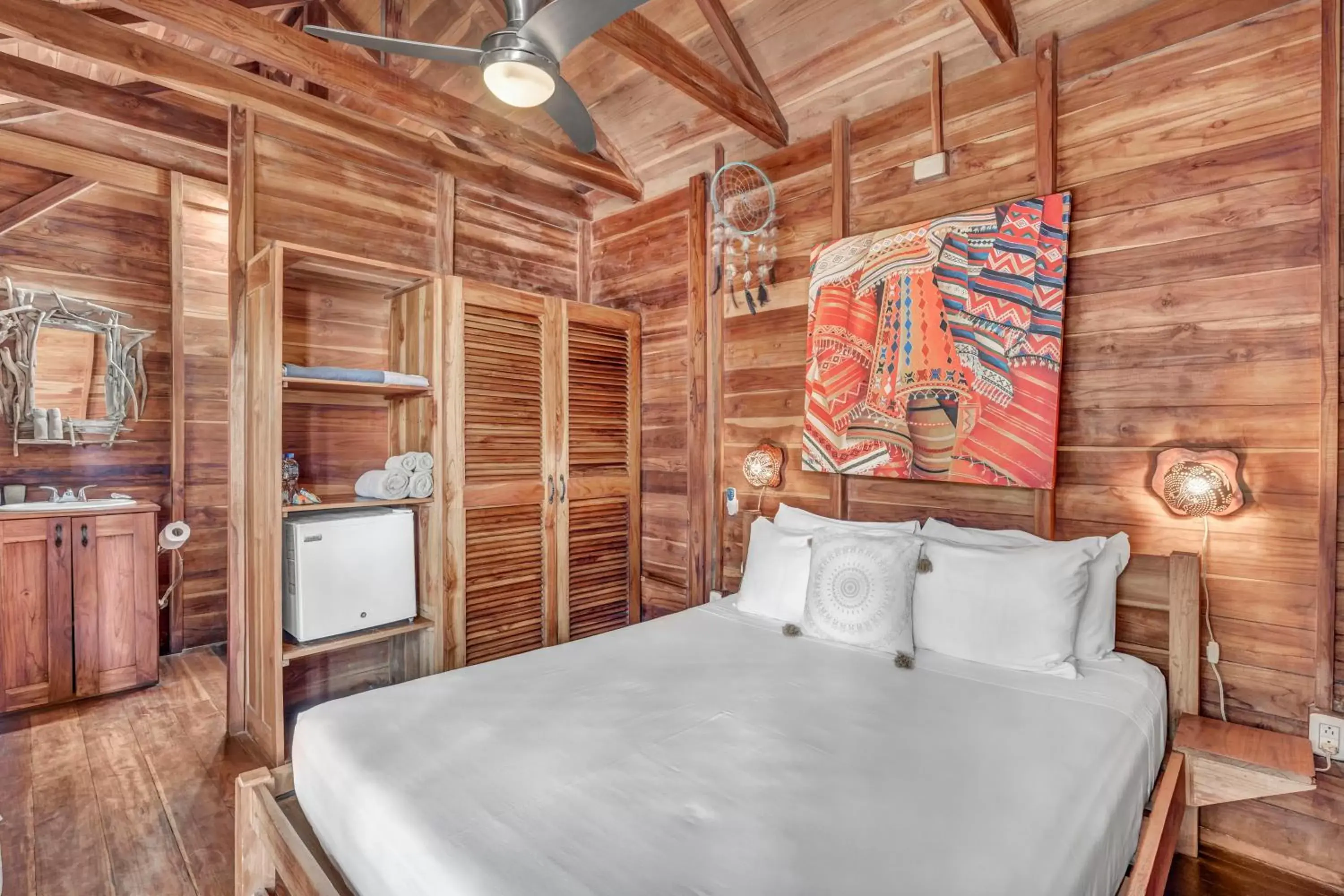 Bed in The Beach Bungalows - Digital Nomad Friendly - Adults Only