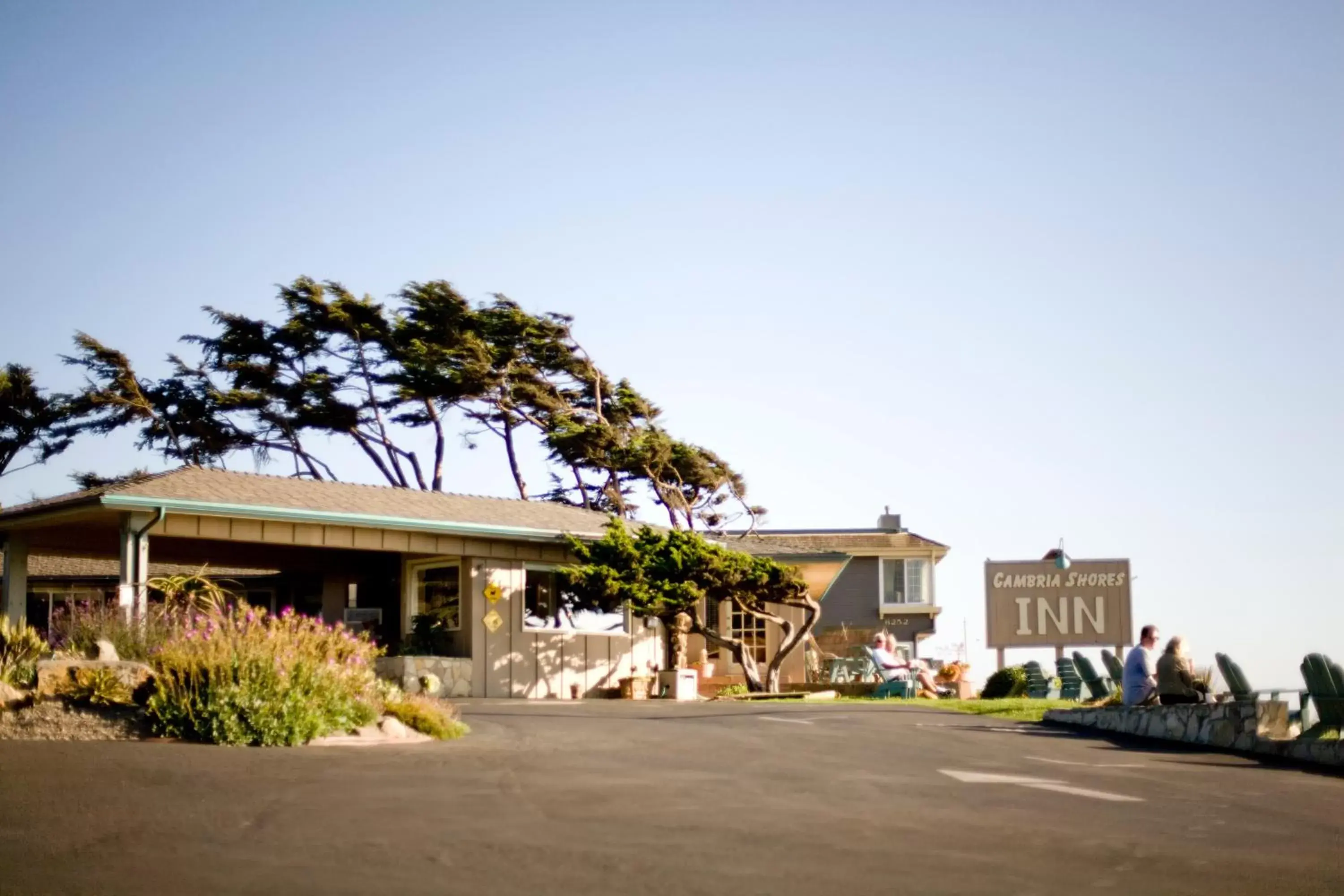 Spring, Property Building in Cambria Shores Inn