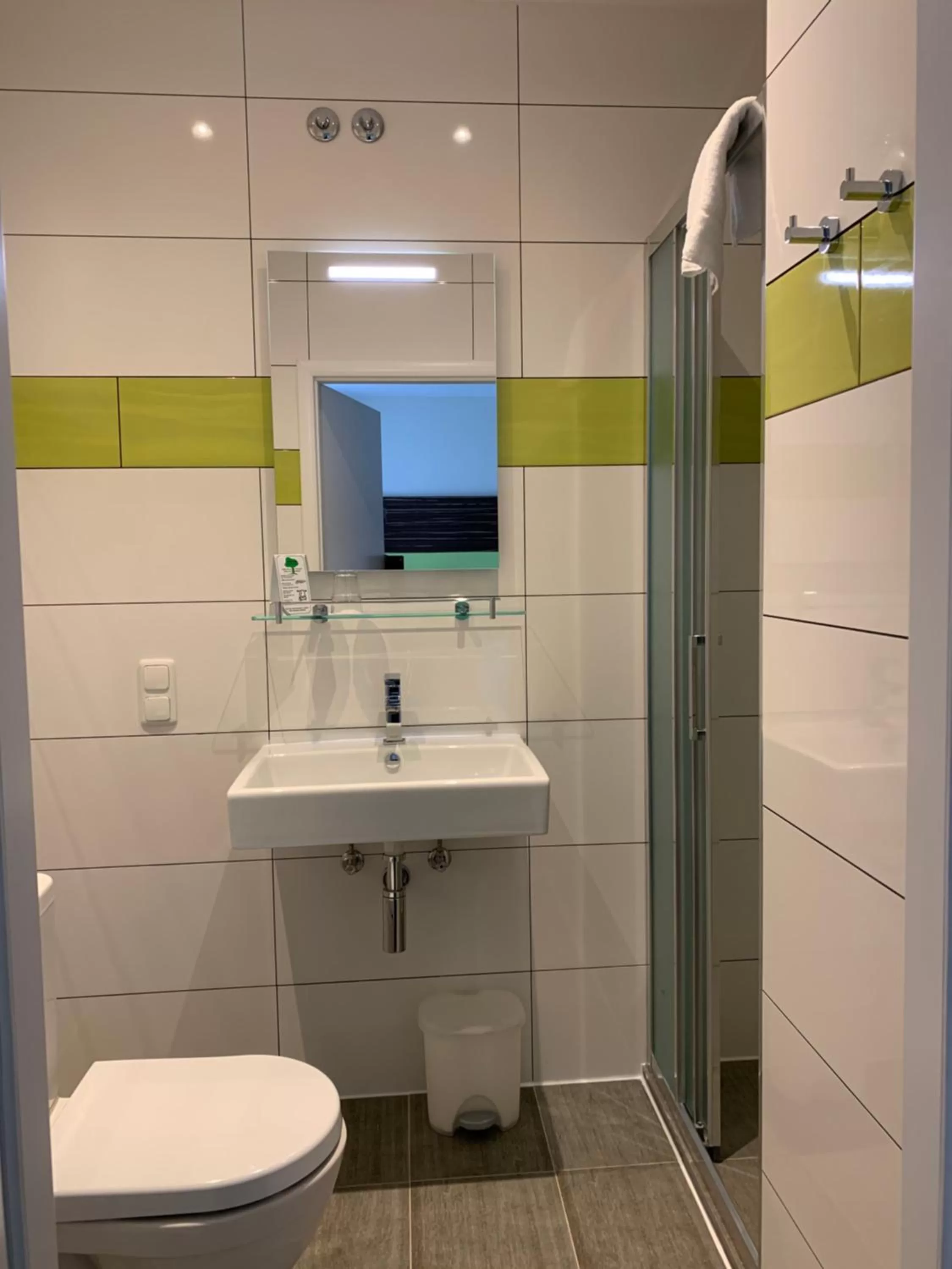 Shower in Behringers City Hotel Nürnberg