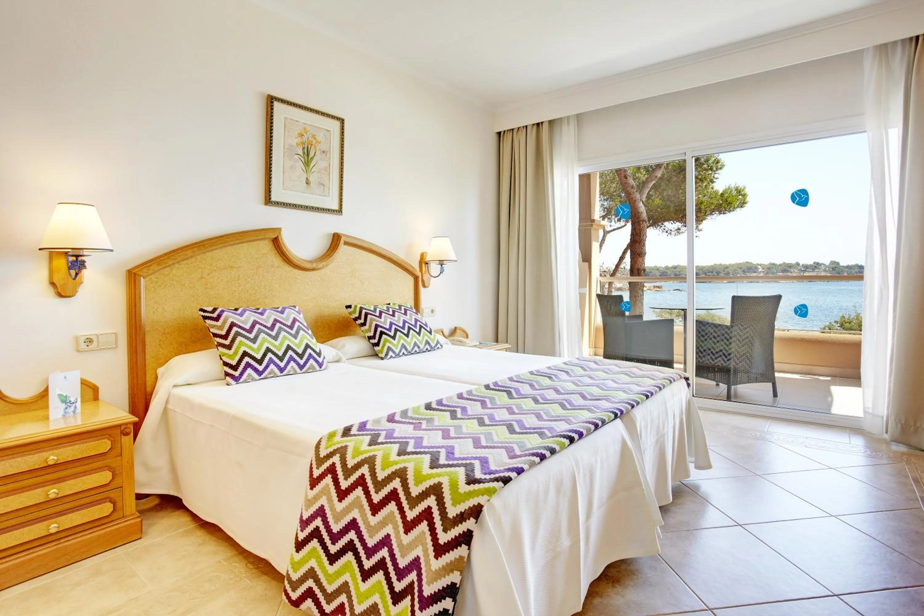 Photo of the whole room, Bed in Grupotel Santa Eulària & Spa - Adults Only