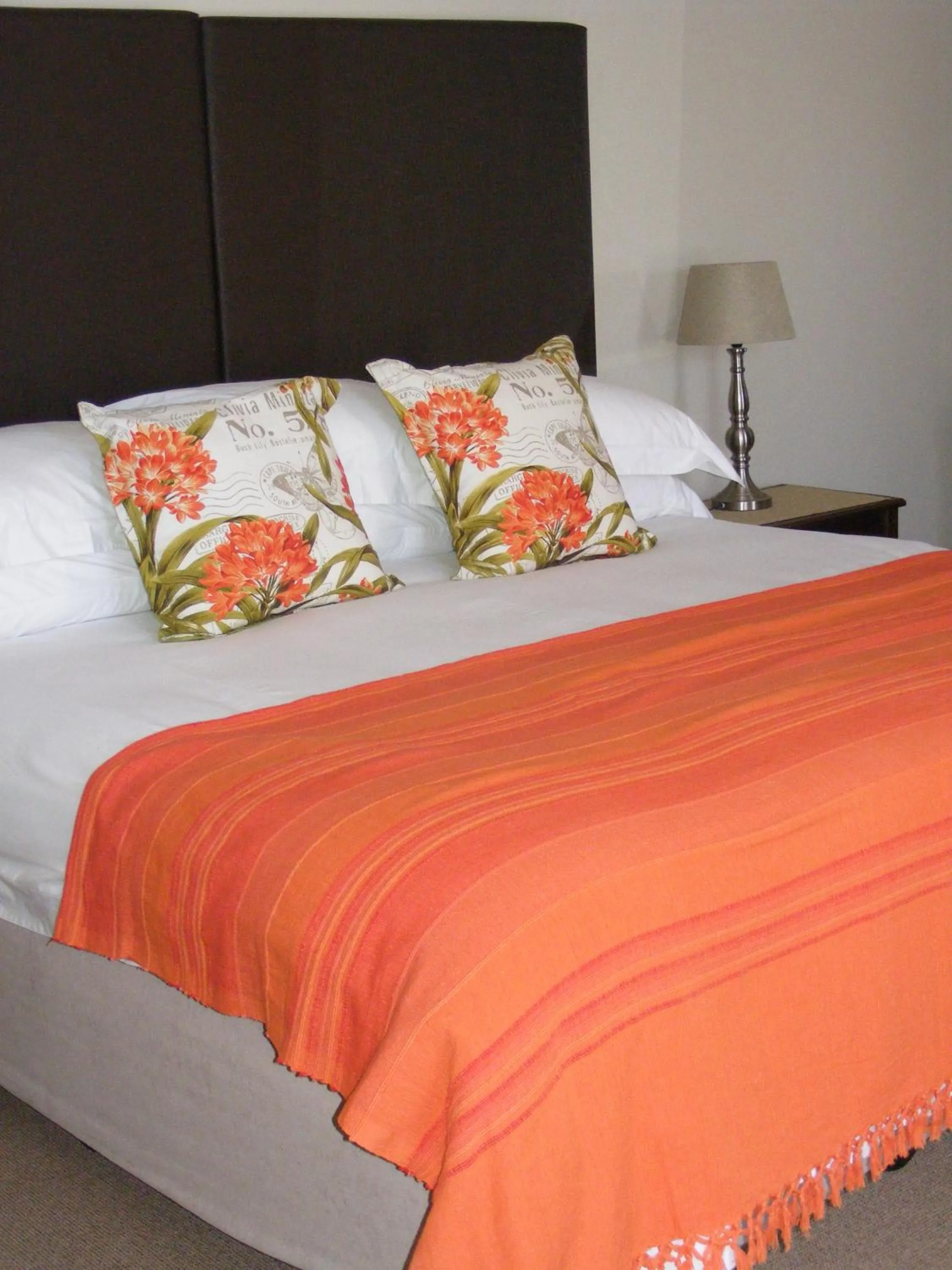 Bed in Karoo Sun Guest House