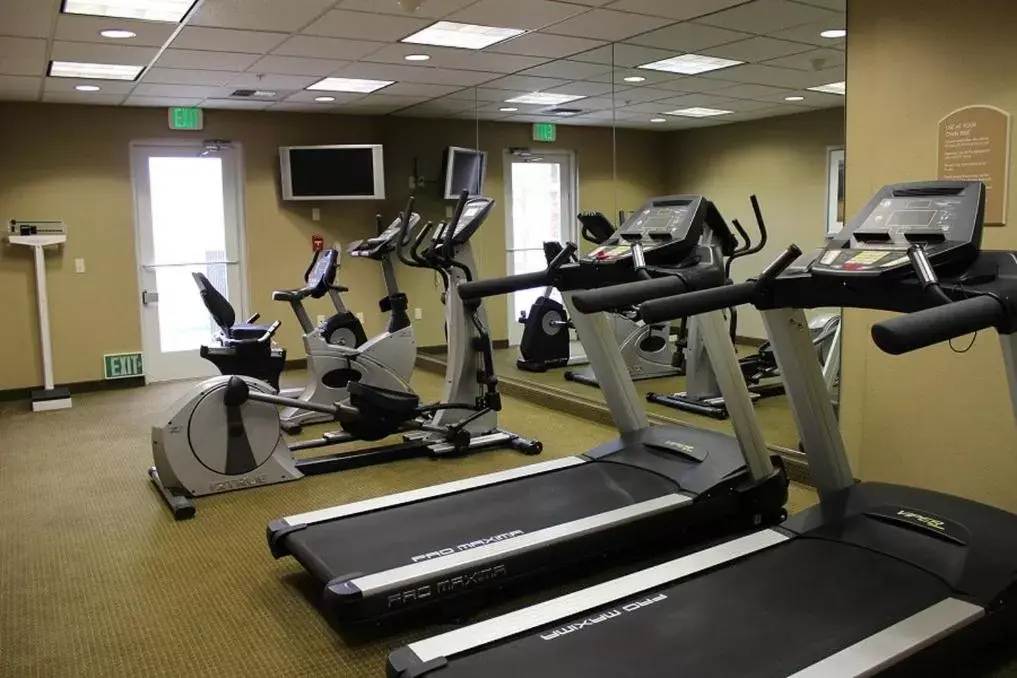 Spa and wellness centre/facilities, Fitness Center/Facilities in Holiday Inn Express Tehachapi, an IHG Hotel
