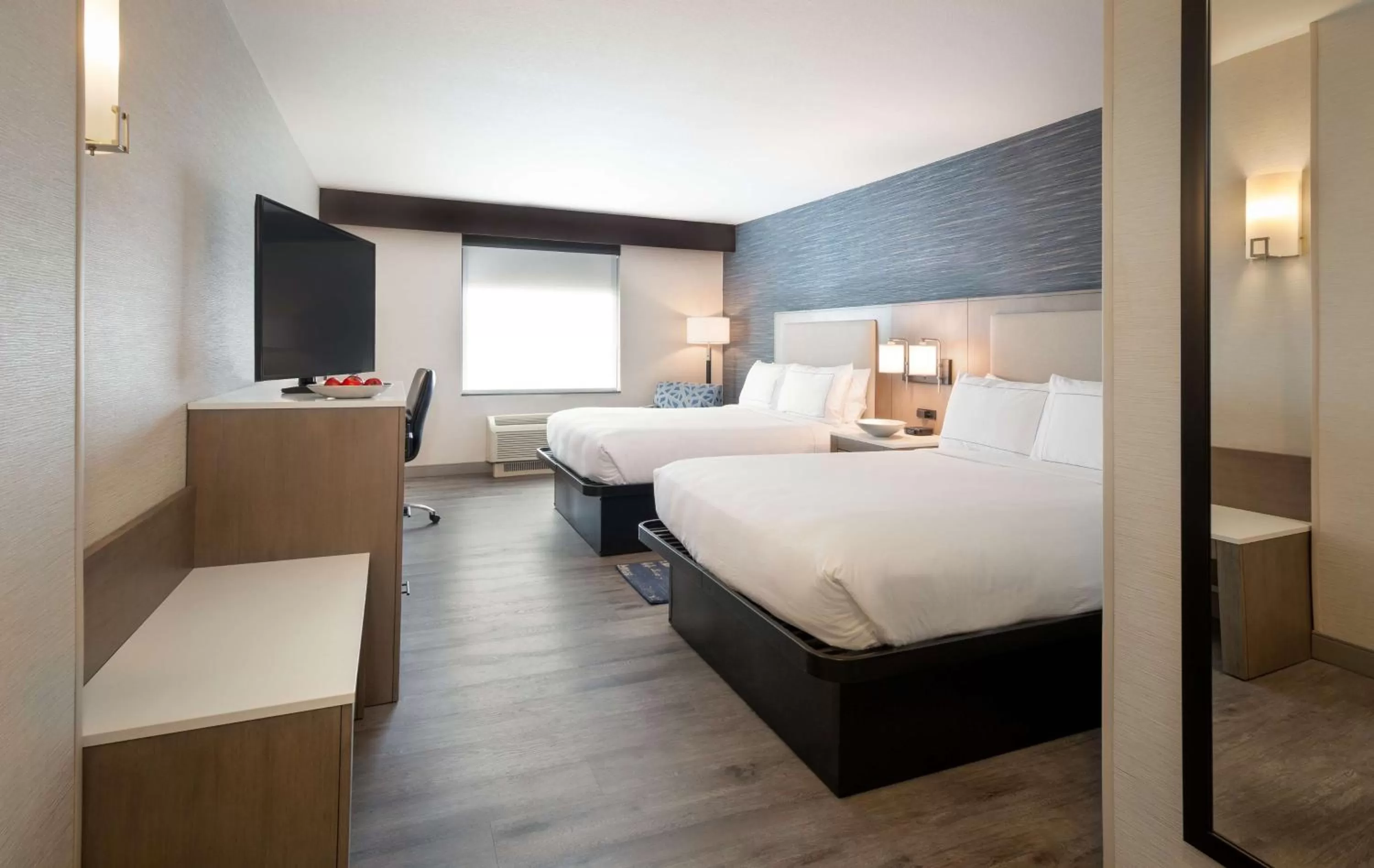 Bed in DoubleTree by Hilton Hotel Denver - Thornton