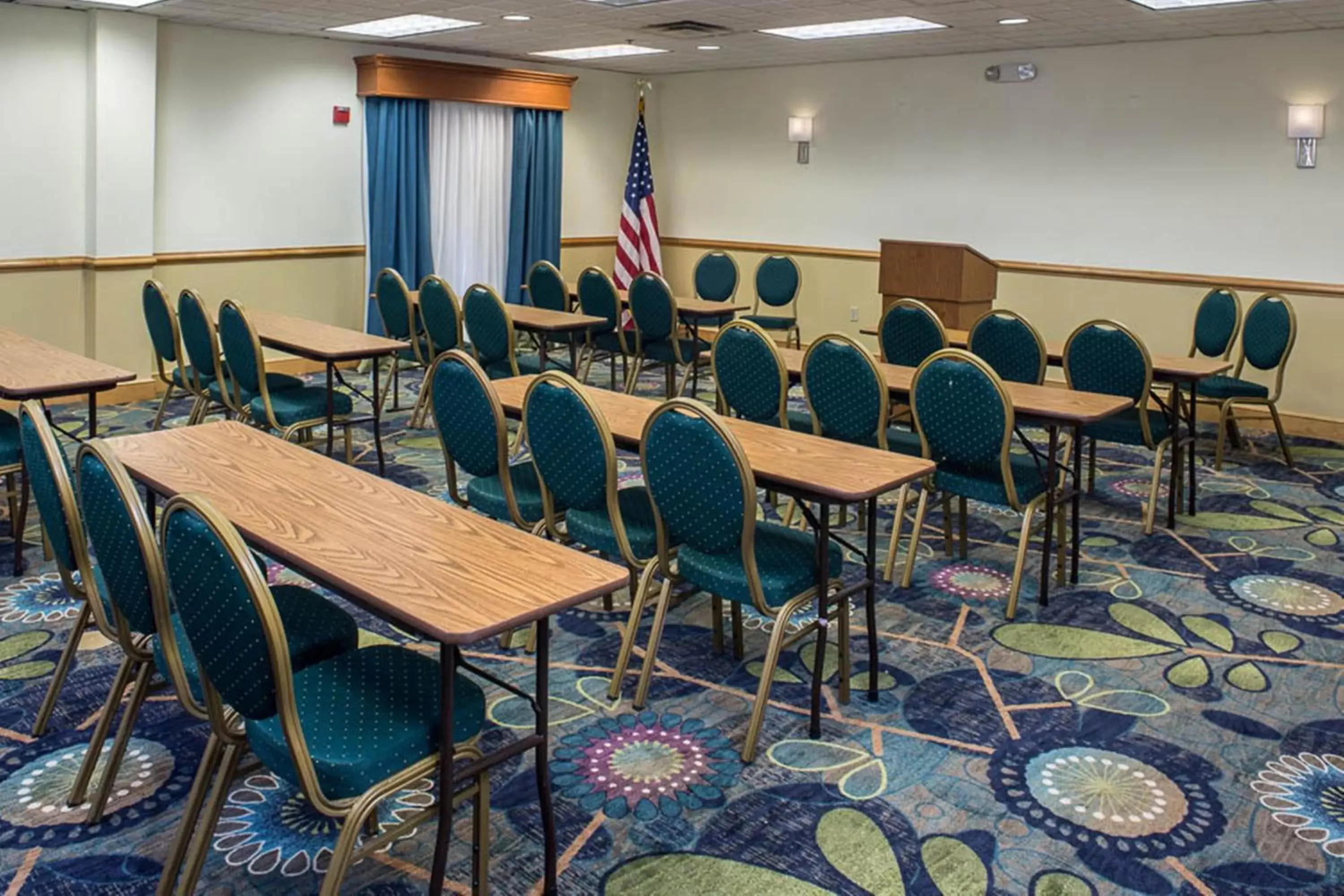 Meeting/conference room in Holiday Inn Express - Clermont, an IHG Hotel