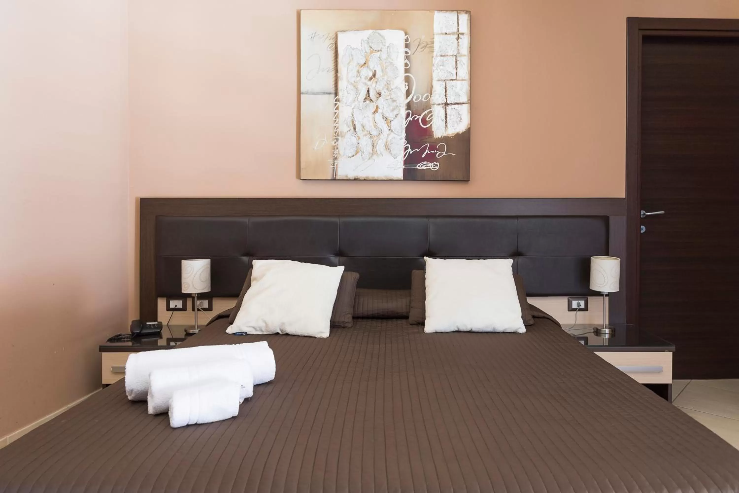 Photo of the whole room, Bed in Beatus Suites And Rooms B&B