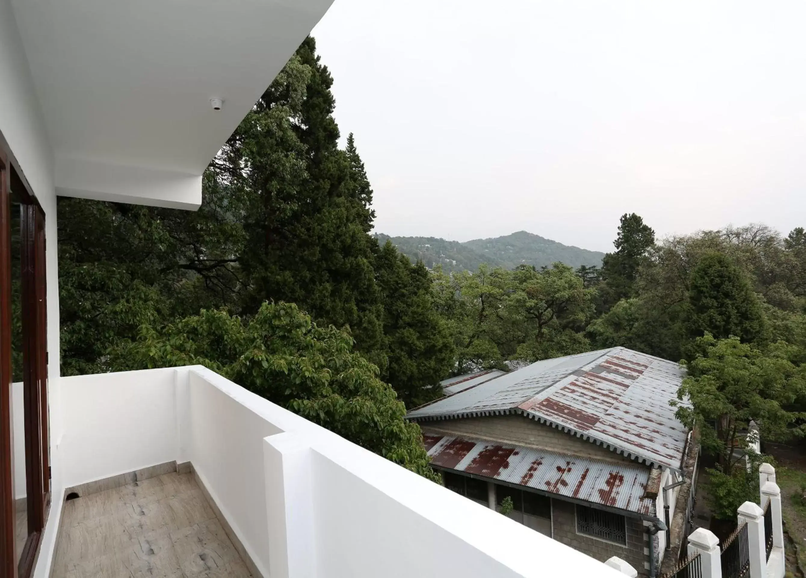 Facade/entrance, Mountain View in Super OYO Summer King