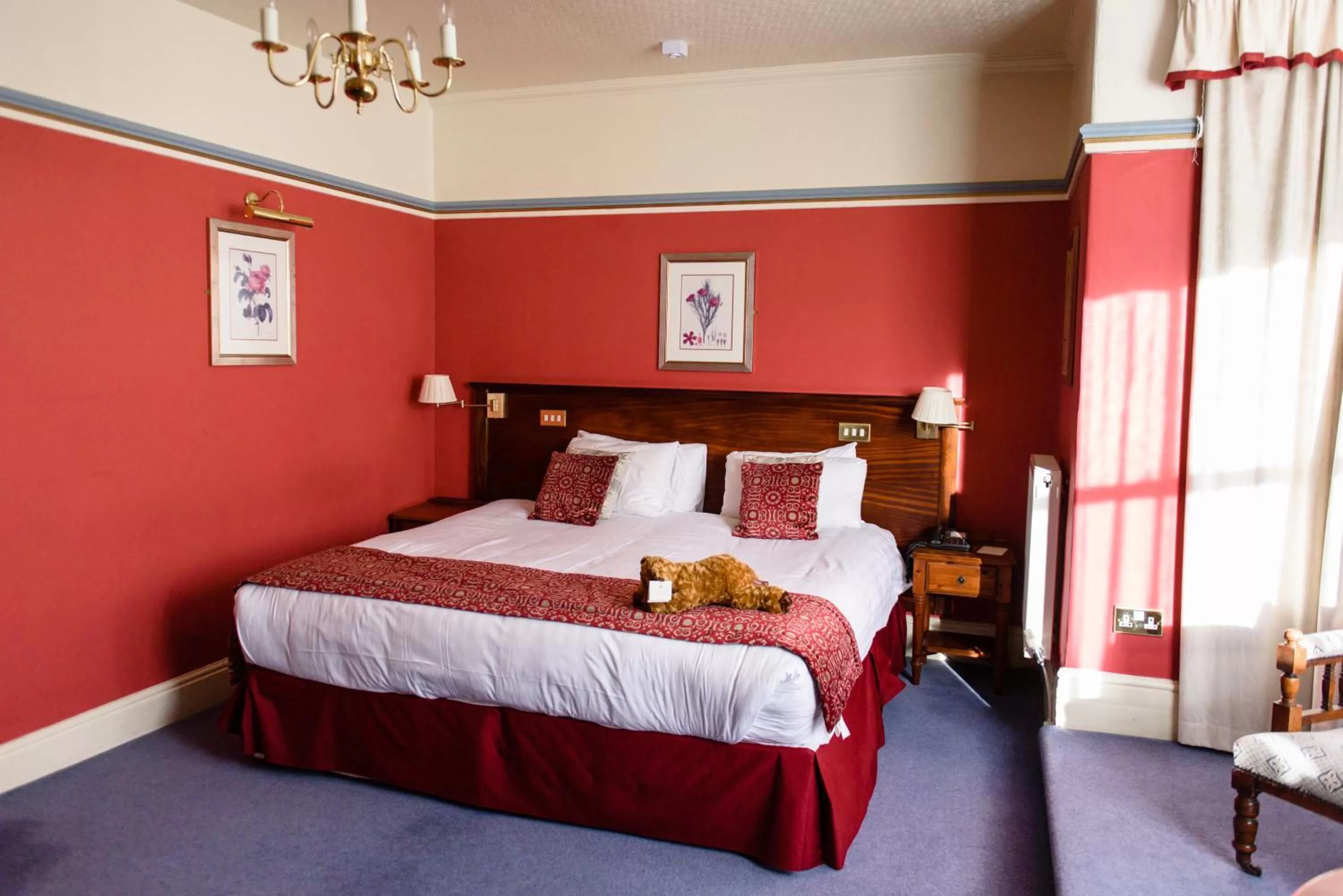 Bedroom, Bed in Old Hall Hotel