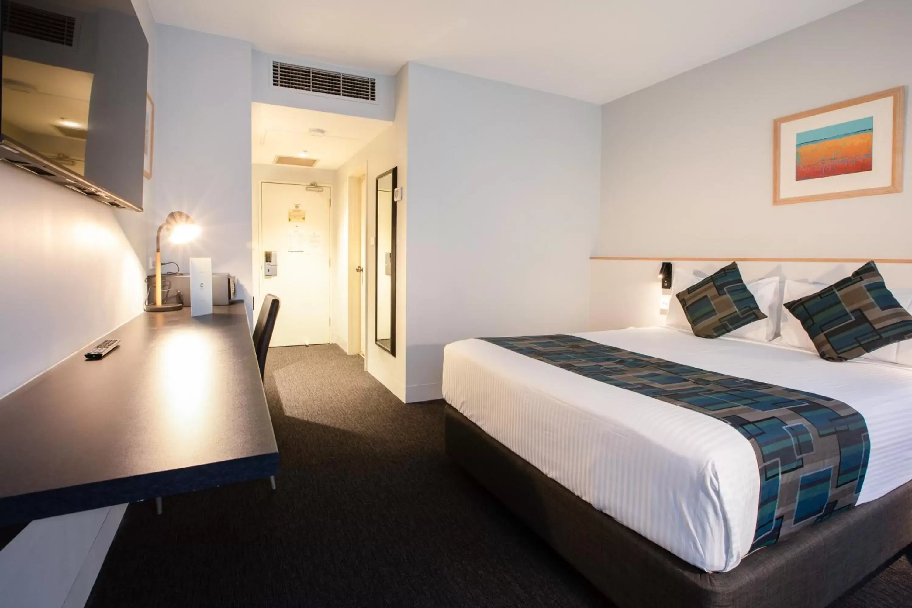 Photo of the whole room, Bed in CitiClub Hotel Melbourne