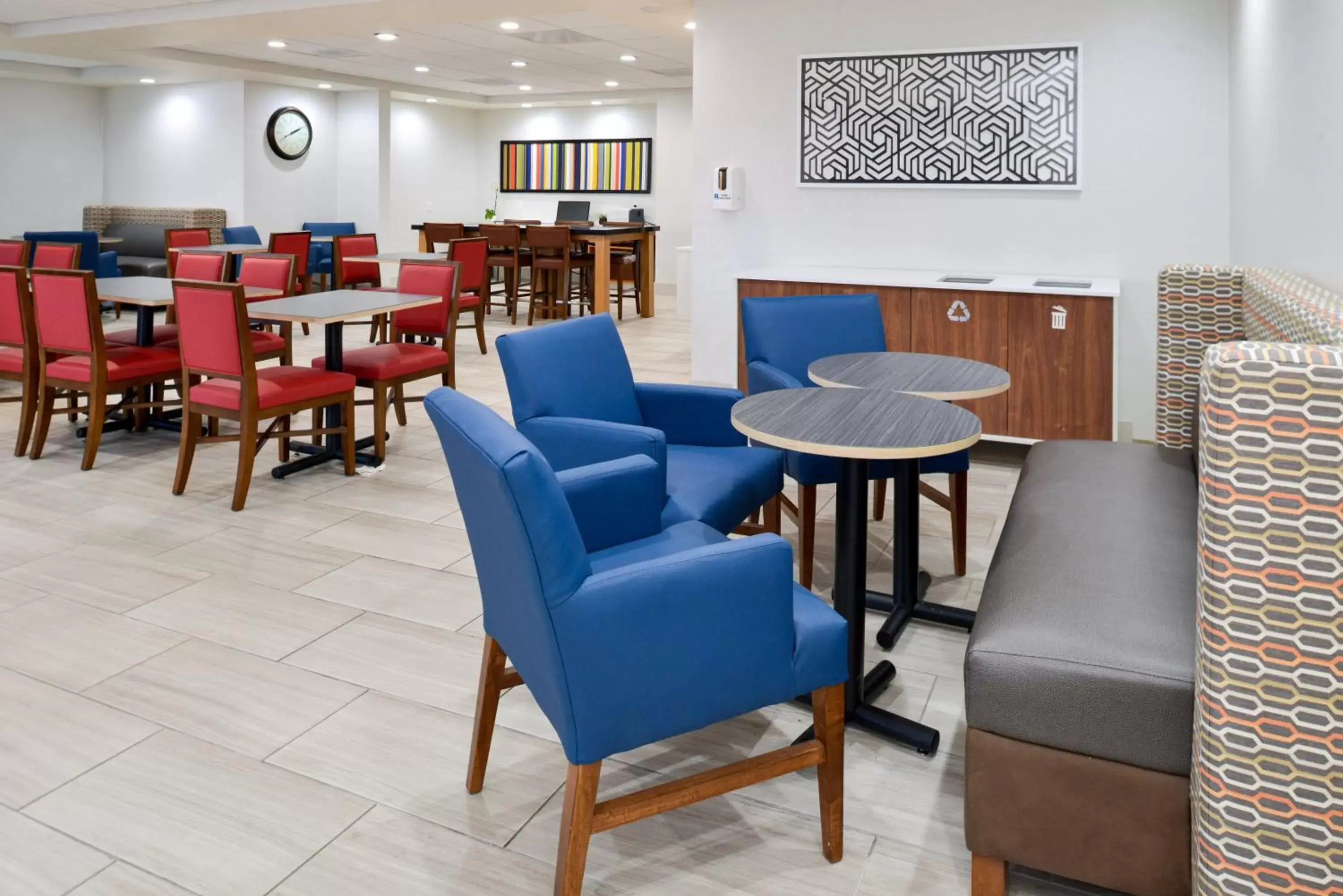 Restaurant/Places to Eat in Holiday Inn Express Lodi, an IHG Hotel