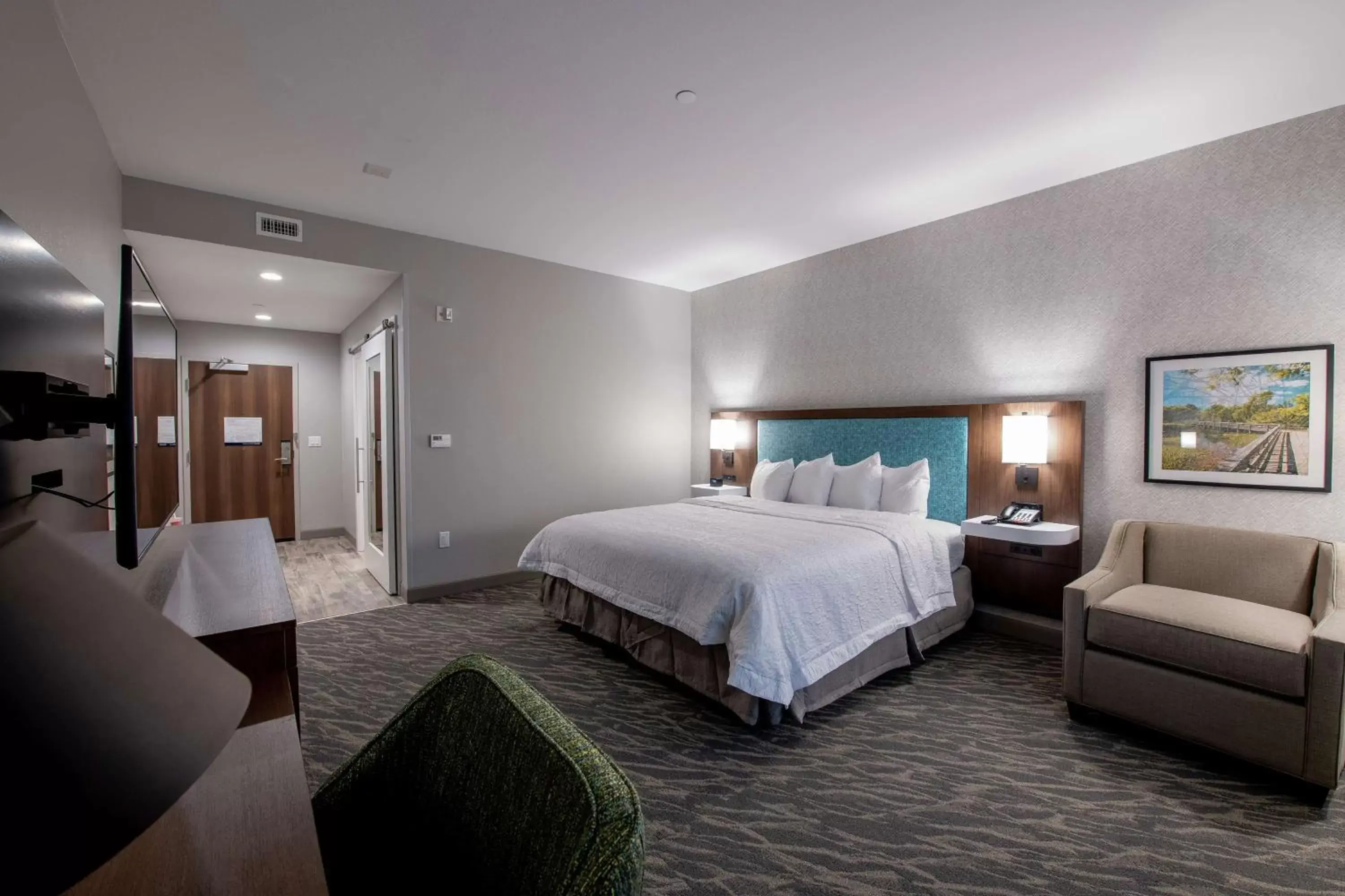 Bed in Hampton Inn & Suites Duncanville Dallas, Tx