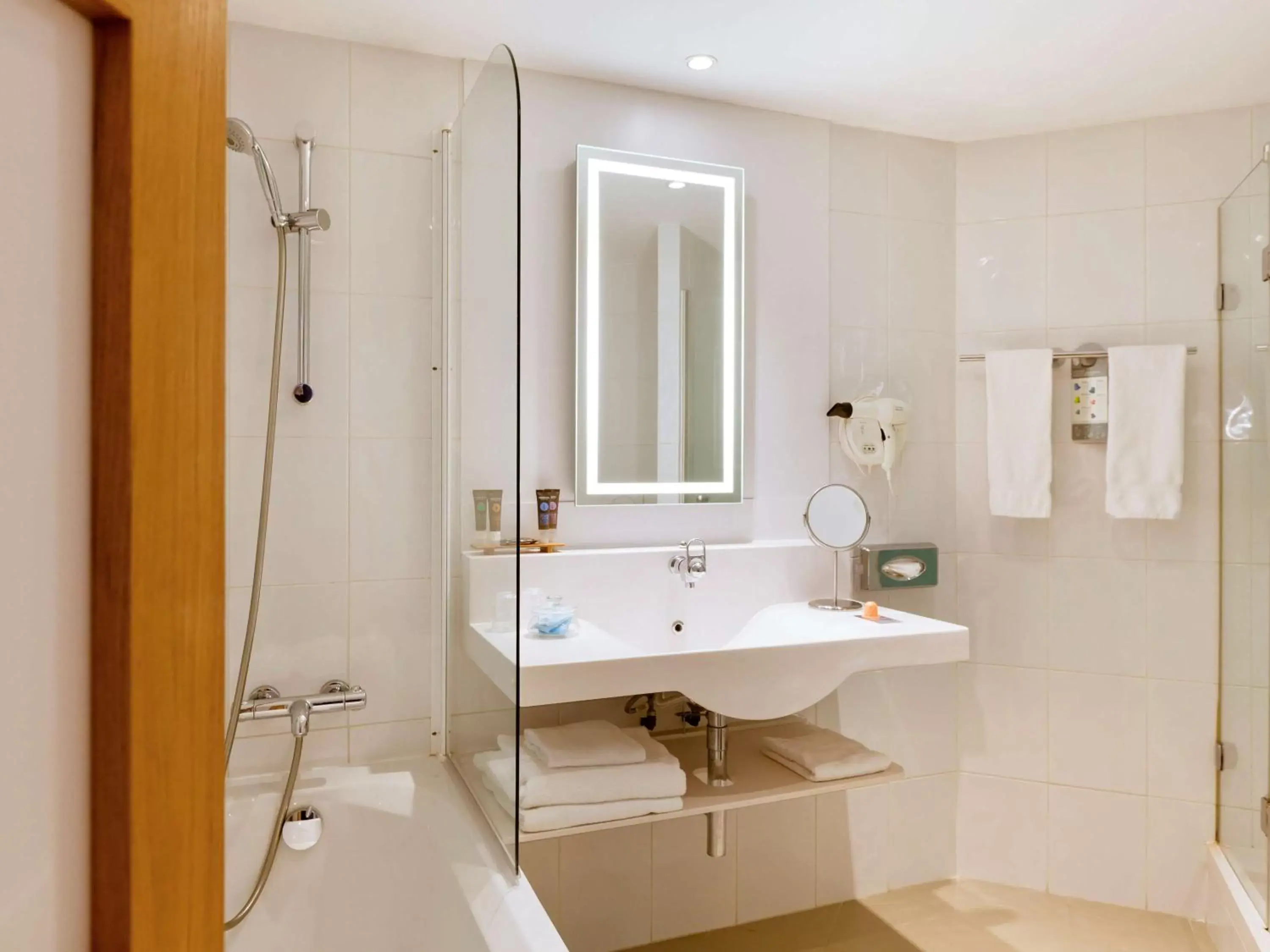 Photo of the whole room, Bathroom in Novotel Lyon Gerland Musée des Confluences