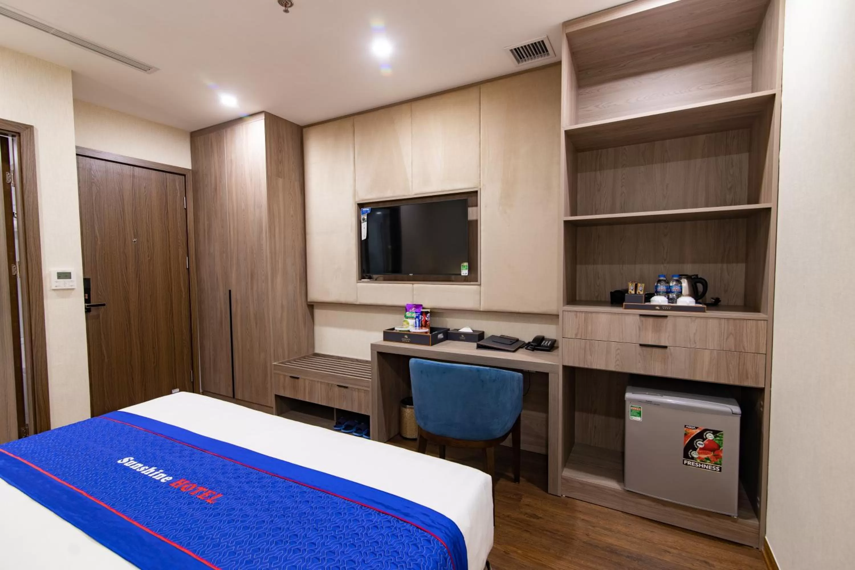 TV and multimedia, Bed in Sunshine Hotel Móng Cái