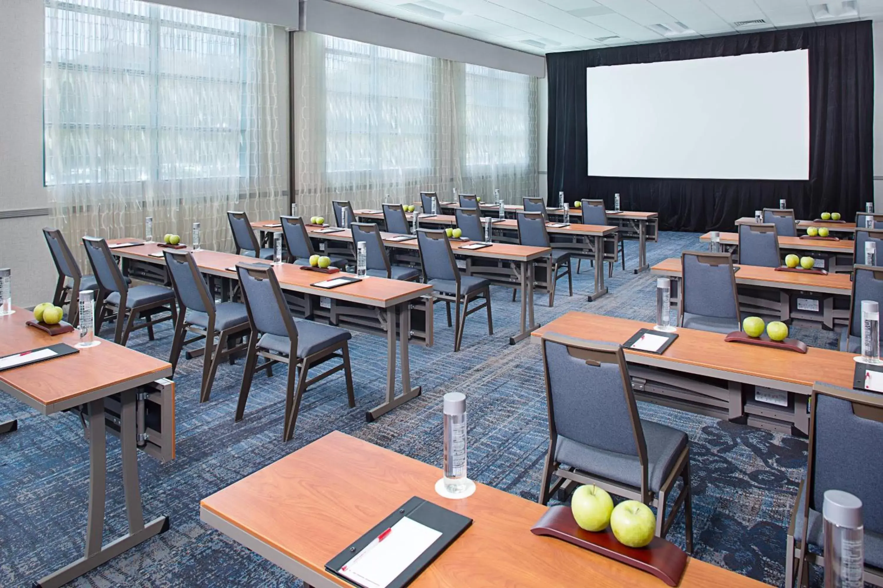 Meeting/conference room in Los Angeles Marriott Burbank Airport