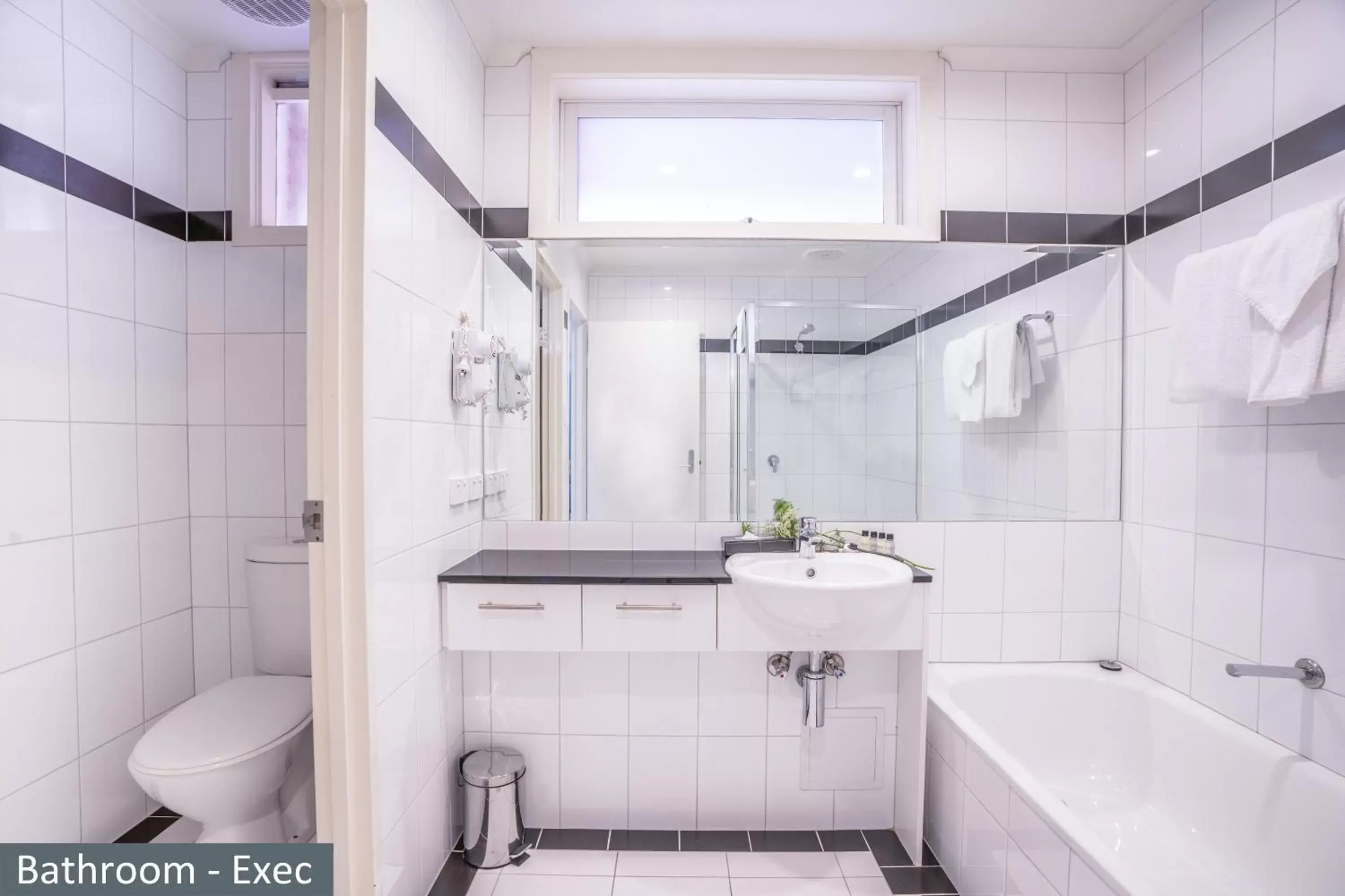 Shower, Bathroom in Clocktower Apartment Hotel