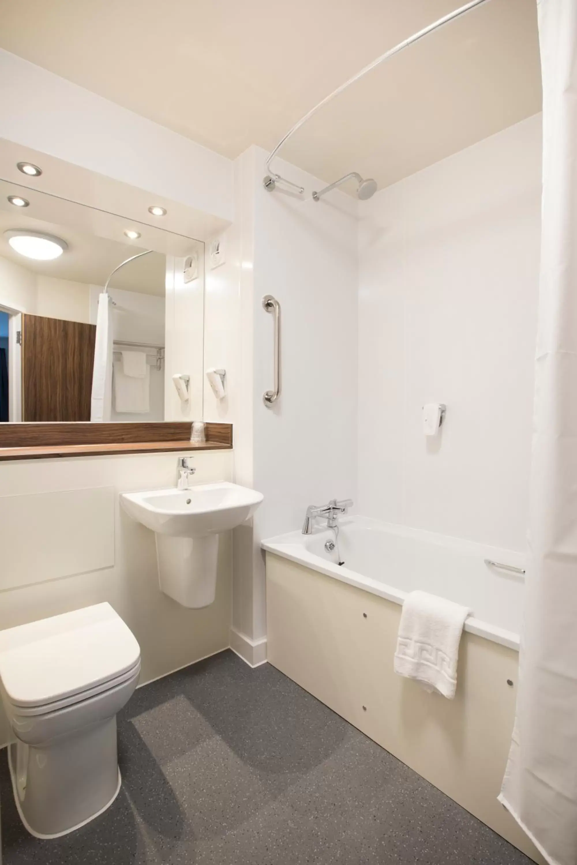 Standard Double Room in Spring River Ebbsfleet by Marston's Inns Standard Double Room in Spring River Ebbsfleet by Marston's Inns