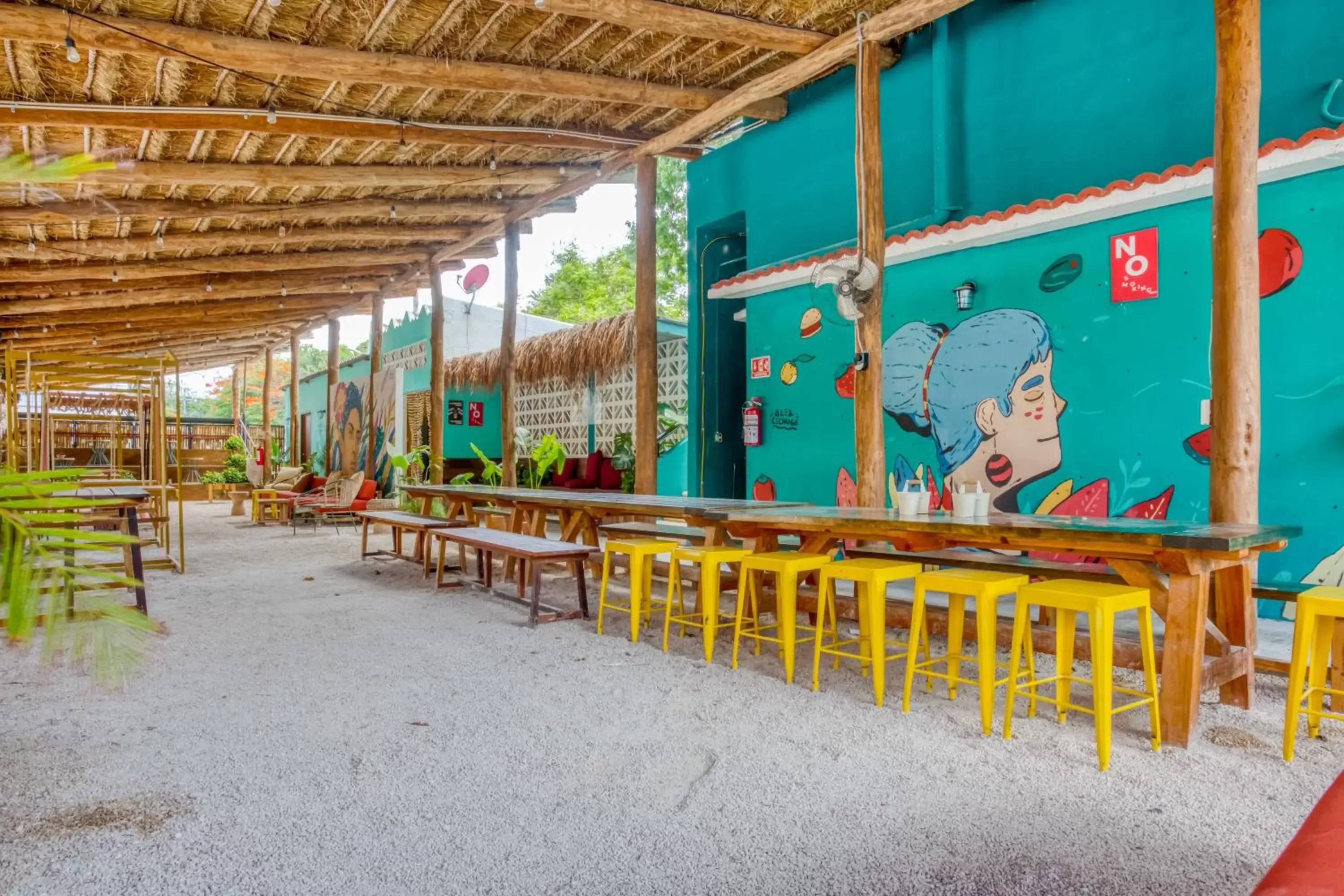 Lounge or bar in Selina Cancun Downtown