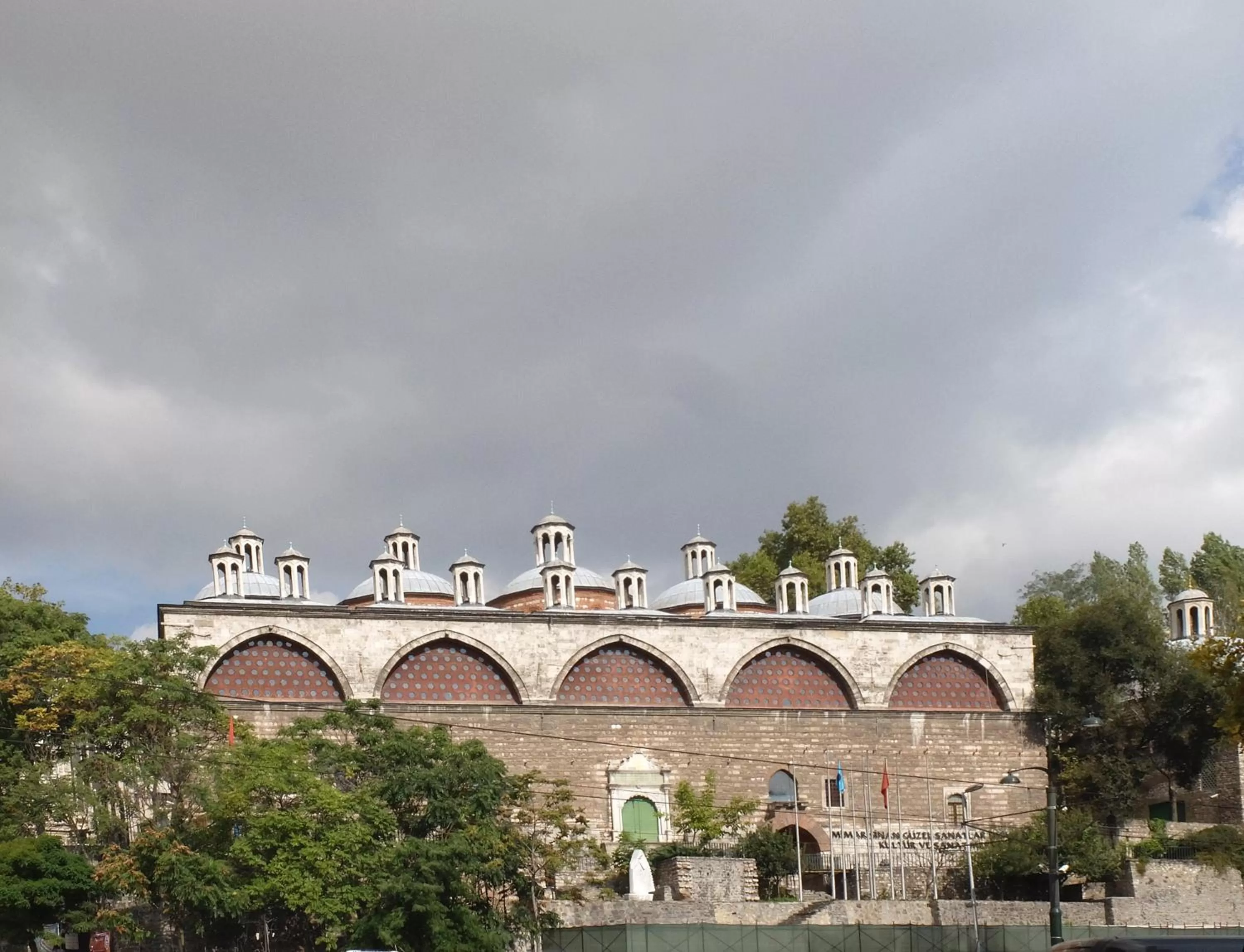 Restaurant/places to eat in Port Hotel