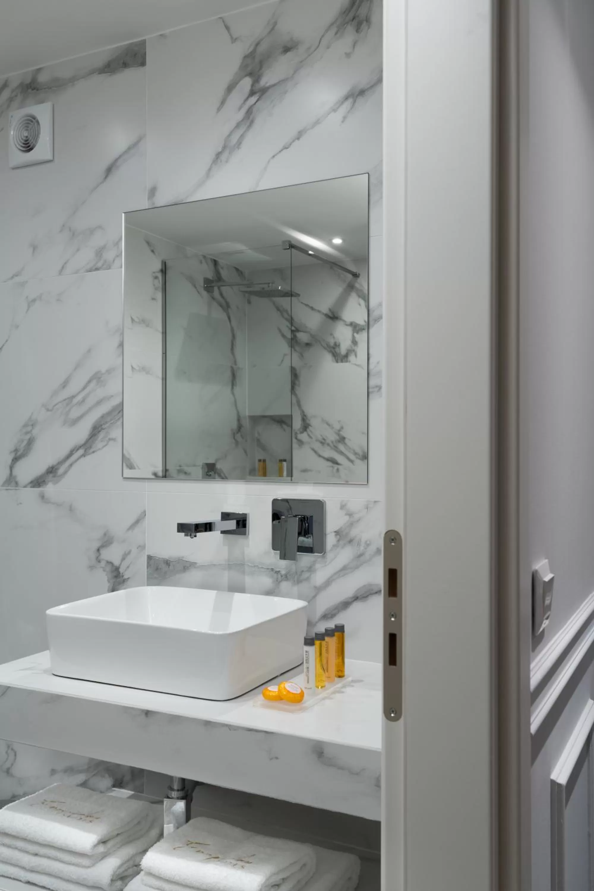 Bathroom in Evripidou Suites