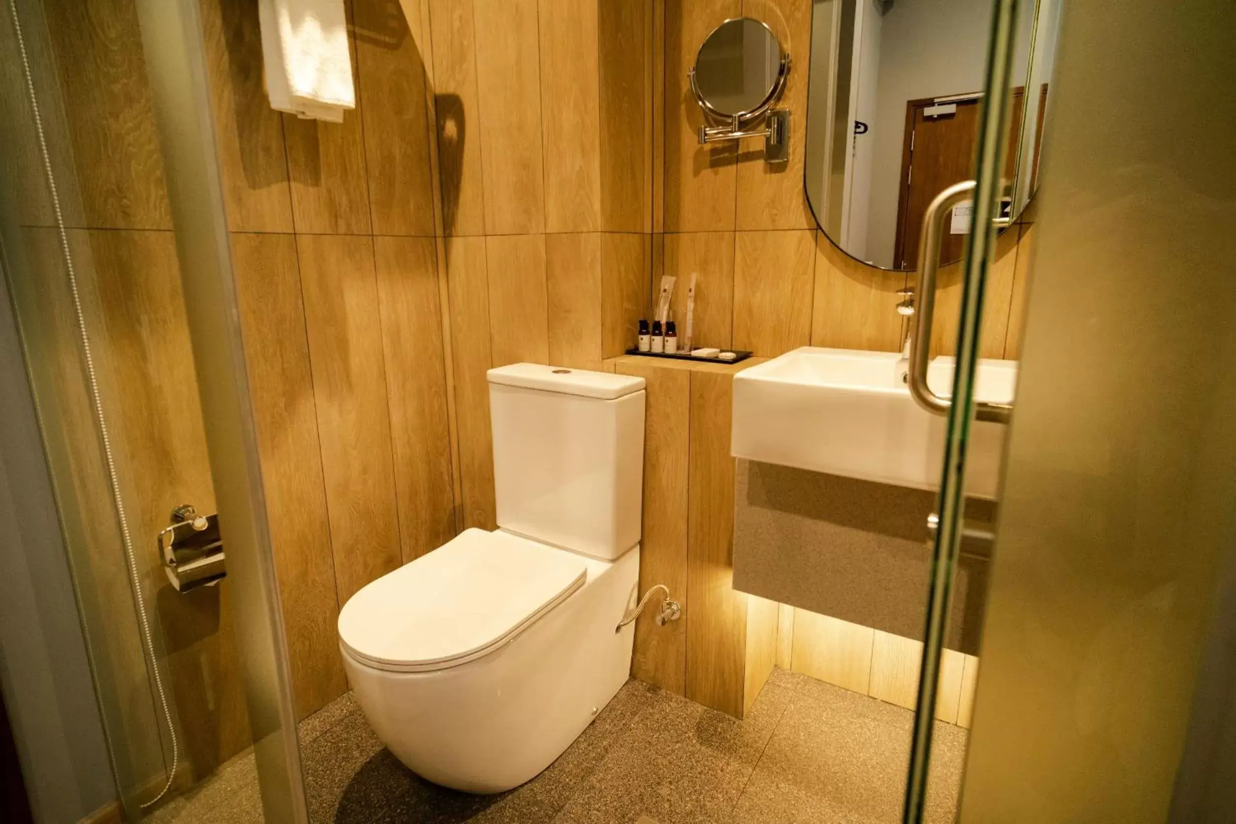 Bathroom in Hotel Bencoolen at Hong Kong Street