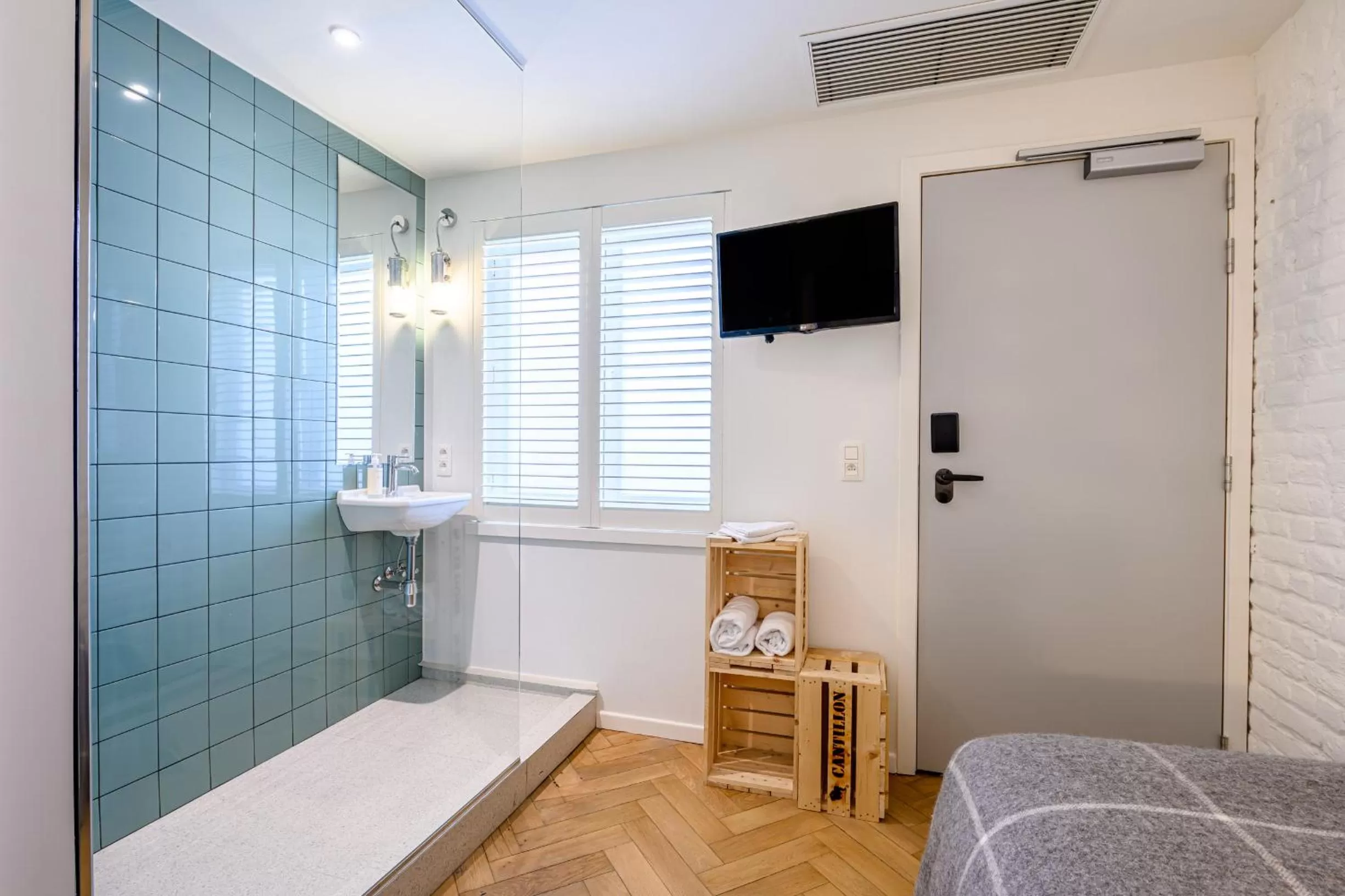 Photo of the whole room, Bed in Hotel La Grande Cloche