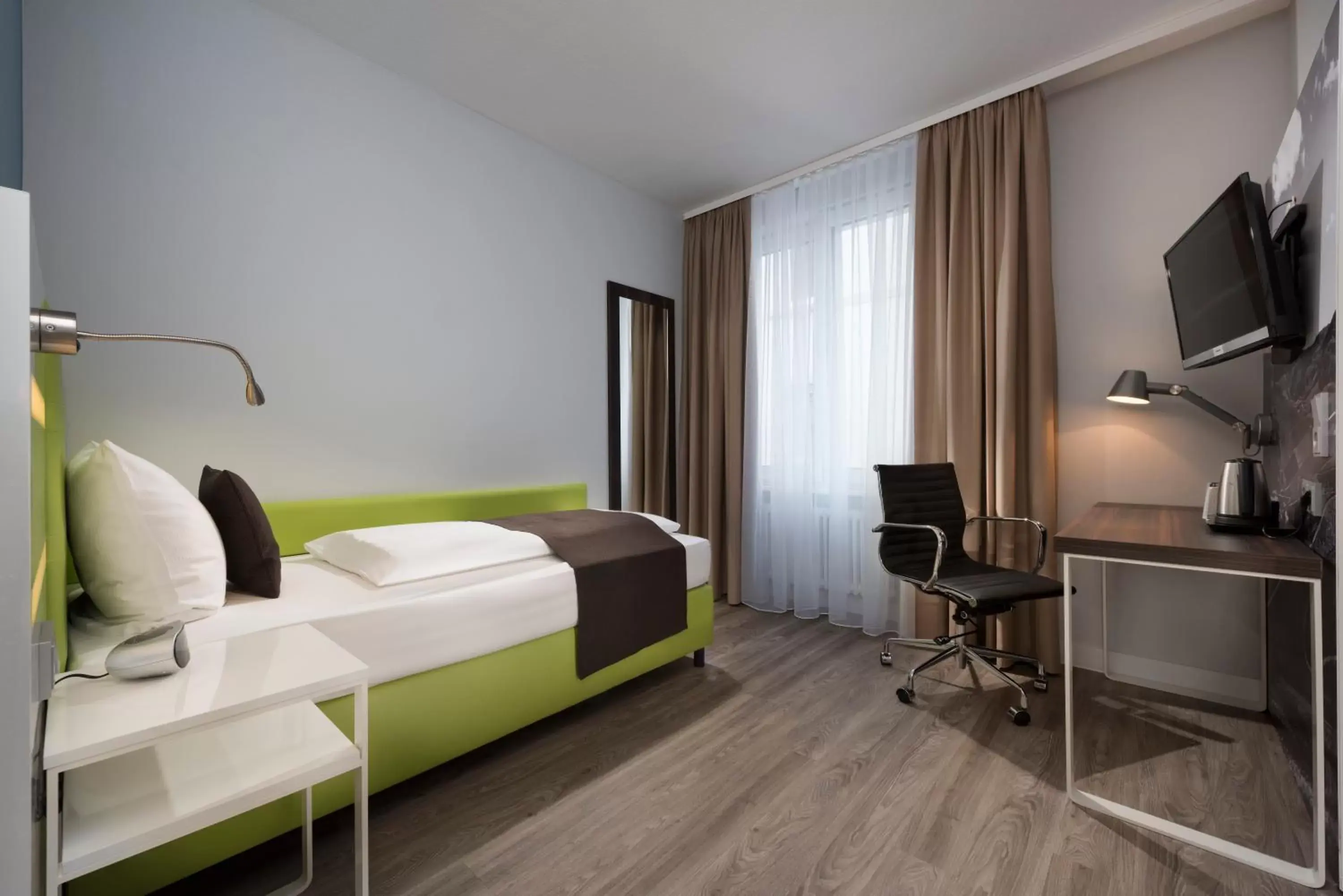 Photo of the whole room, Room Photo in ibis Styles Offenburg City