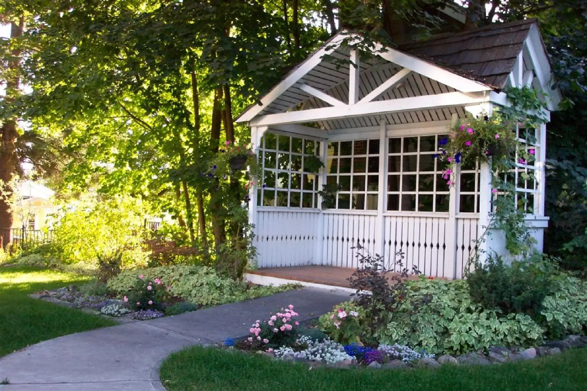 Facade/entrance, Property Building in Greenbriar Inn