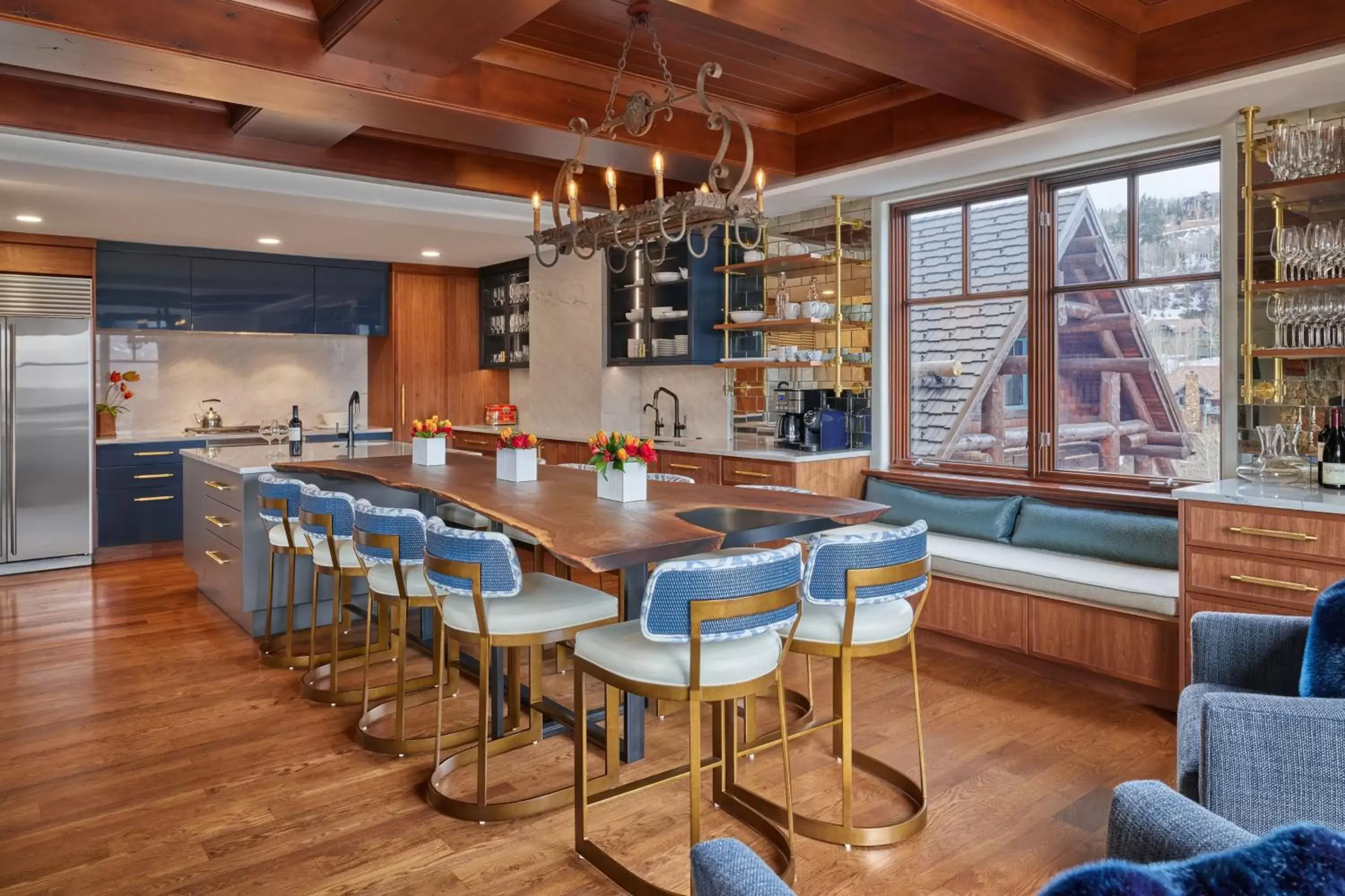 Kitchen or kitchenette, Lounge/Bar in The Ritz-Carlton, Bachelor Gulch